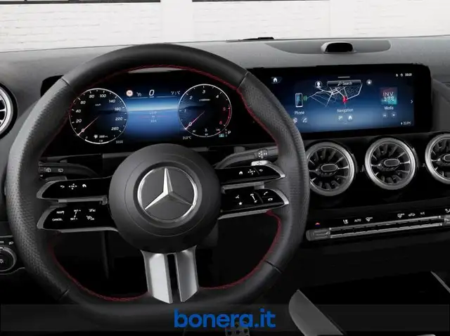 Mercedes-Benz Gla Class view 6