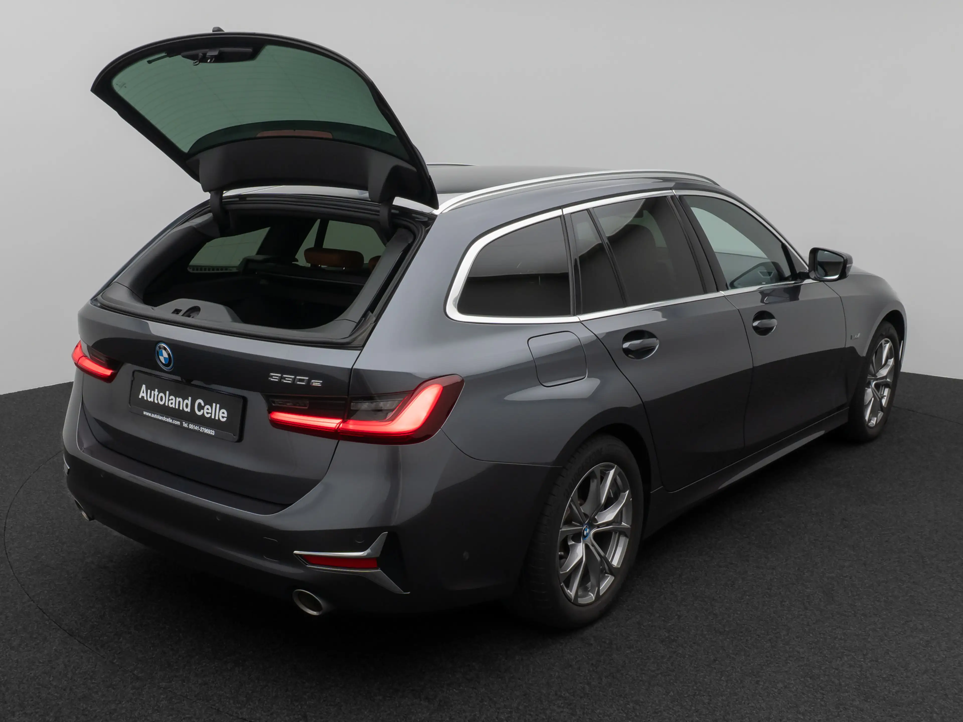 BMW 330 Luxury Line 360°Laser HUD DAB HiFi Sport — photo 13