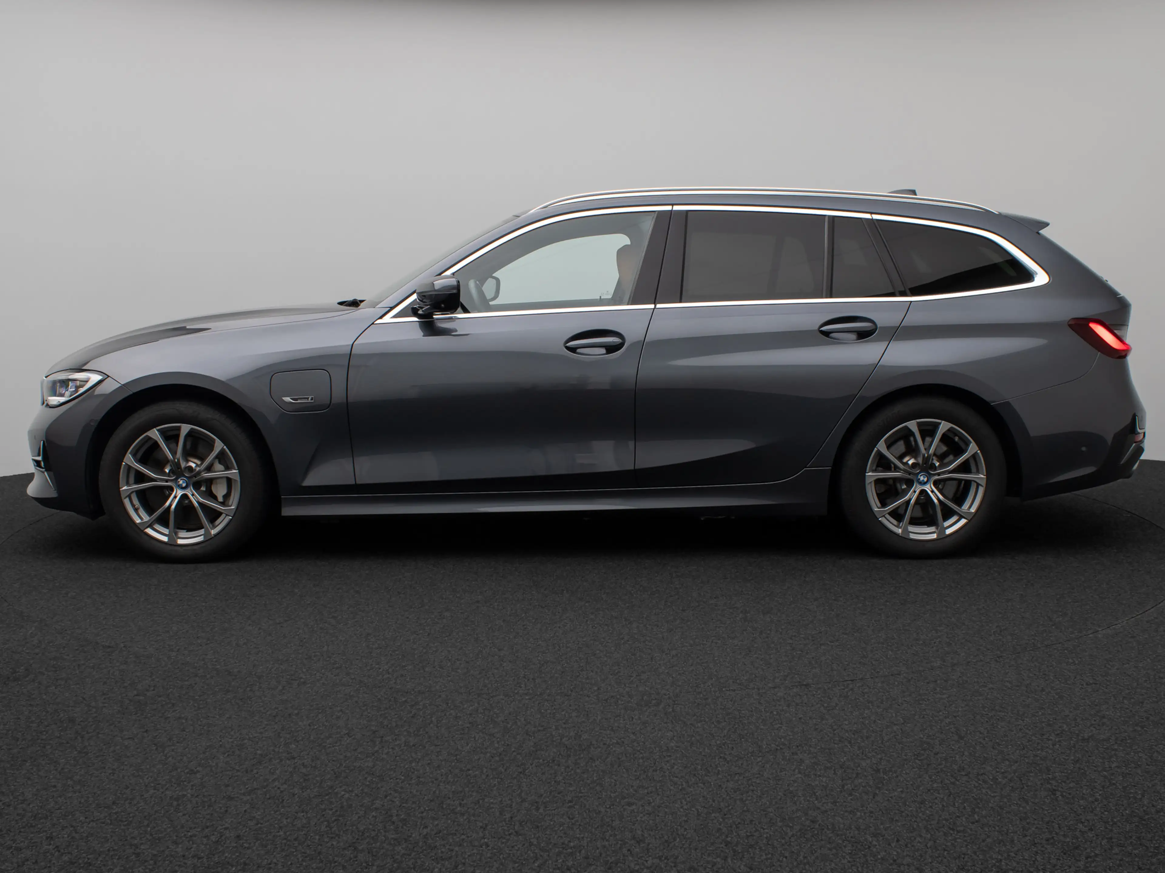 BMW 330 Luxury Line 360°Laser HUD DAB HiFi Sport — photo 11