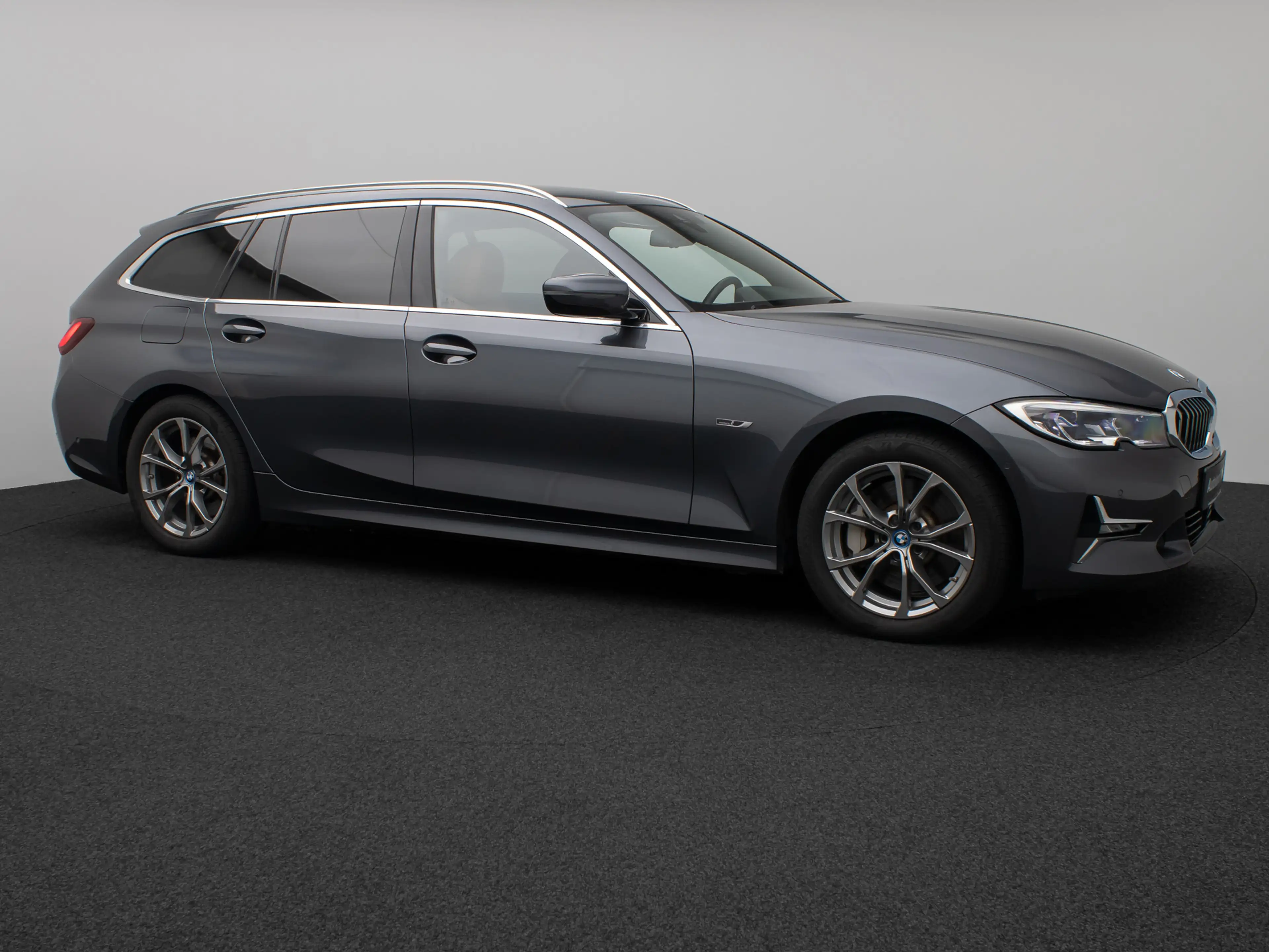 BMW 330 Luxury Line 360°Laser HUD DAB HiFi Sport — photo 4
