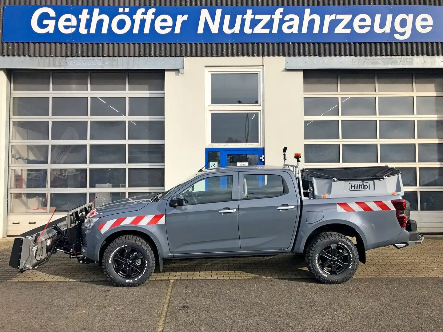 Isuzu D-Max Double Cab LS AT mit Winterdienst Grau - 1