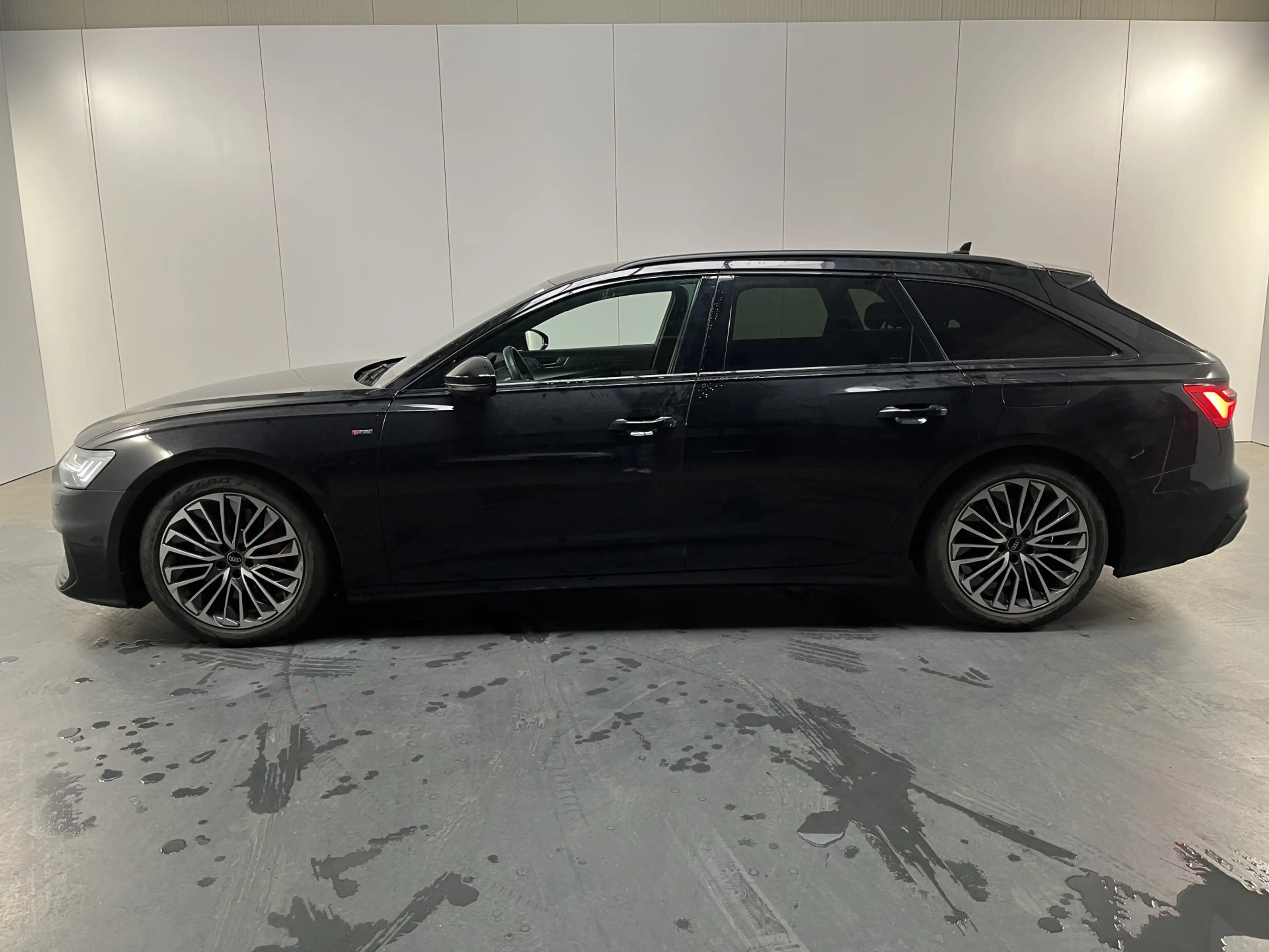 Audi A6 Avant 55 TFSI e quattro S-Line / 367 PK/ AUTOMAAT/ — photo 2