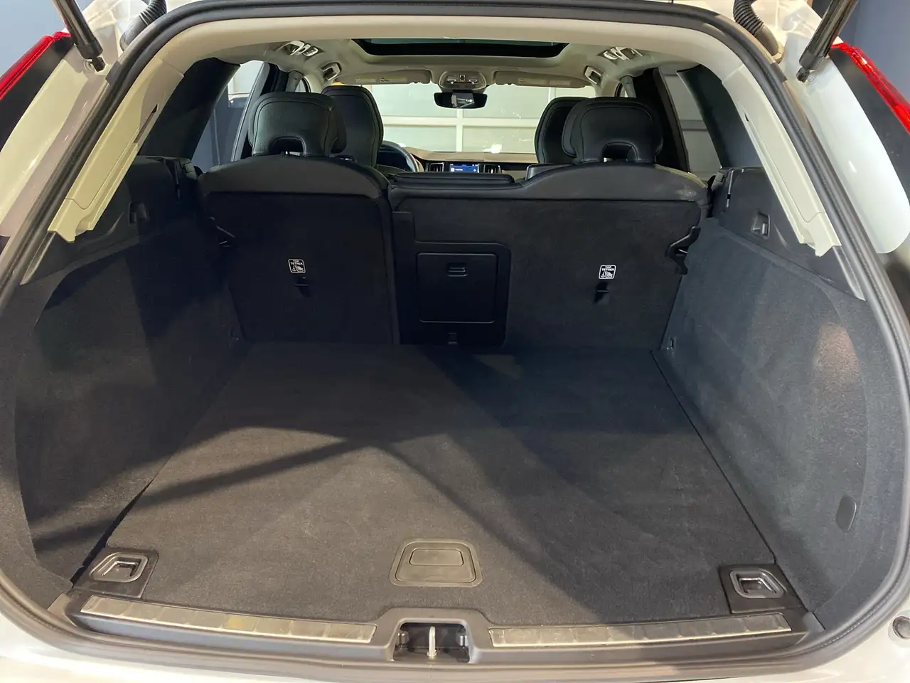 Volvo XC60 снимка Volvo XC60