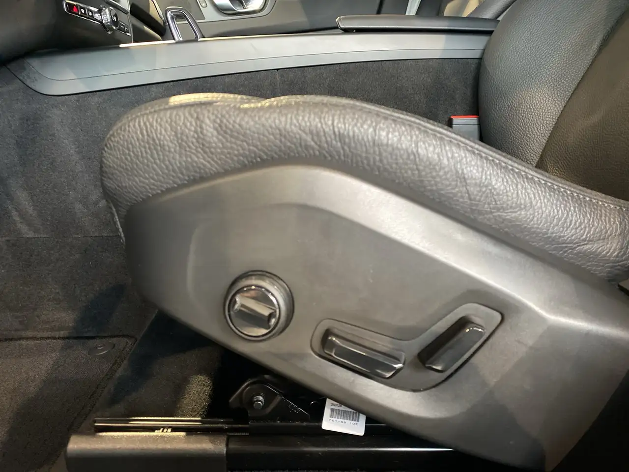 Volvo XC60 снимка Volvo XC60