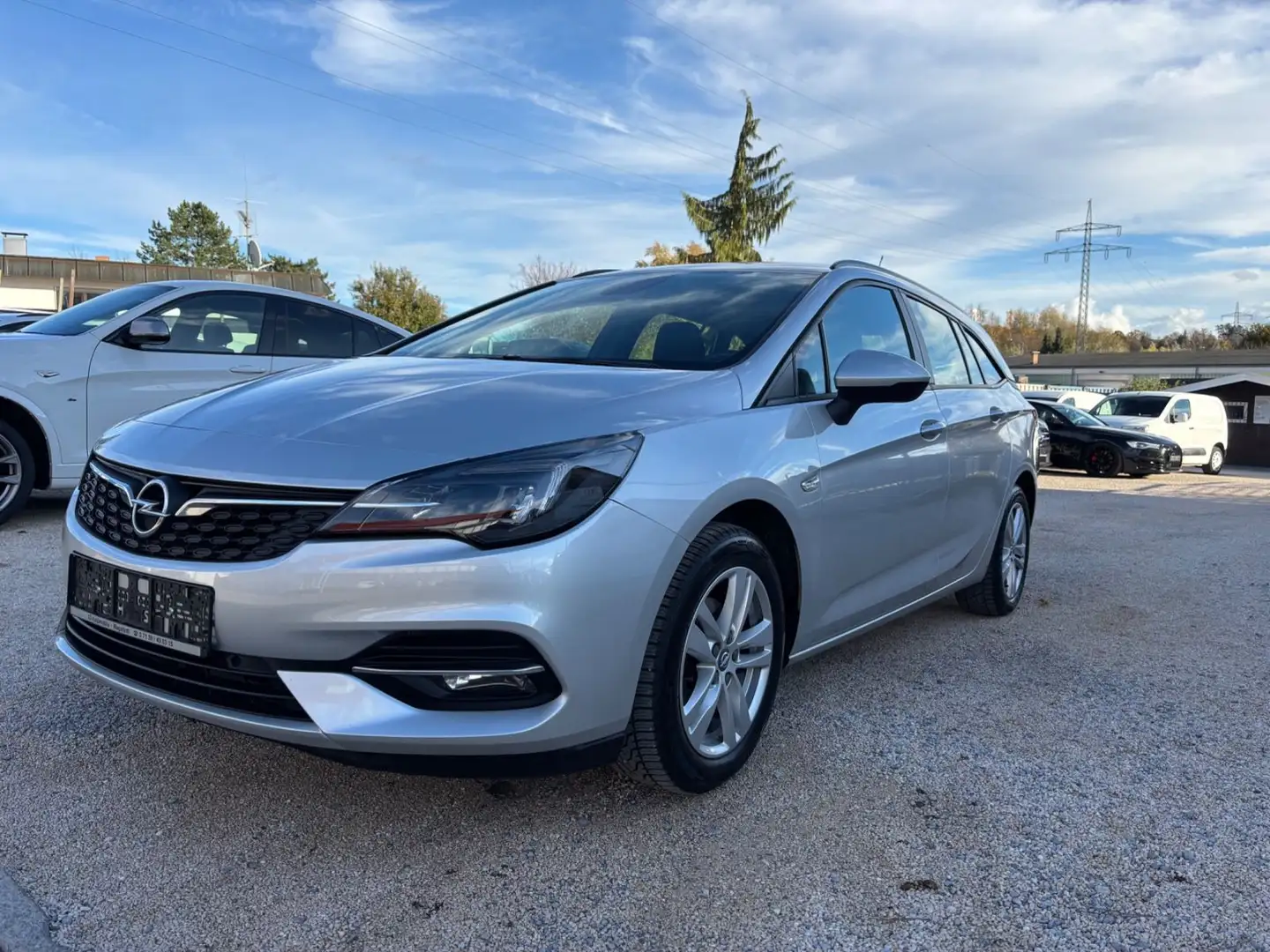 Opel Astra Sports Tourer,LED, AHK,NAVI,PDC Silber - 1