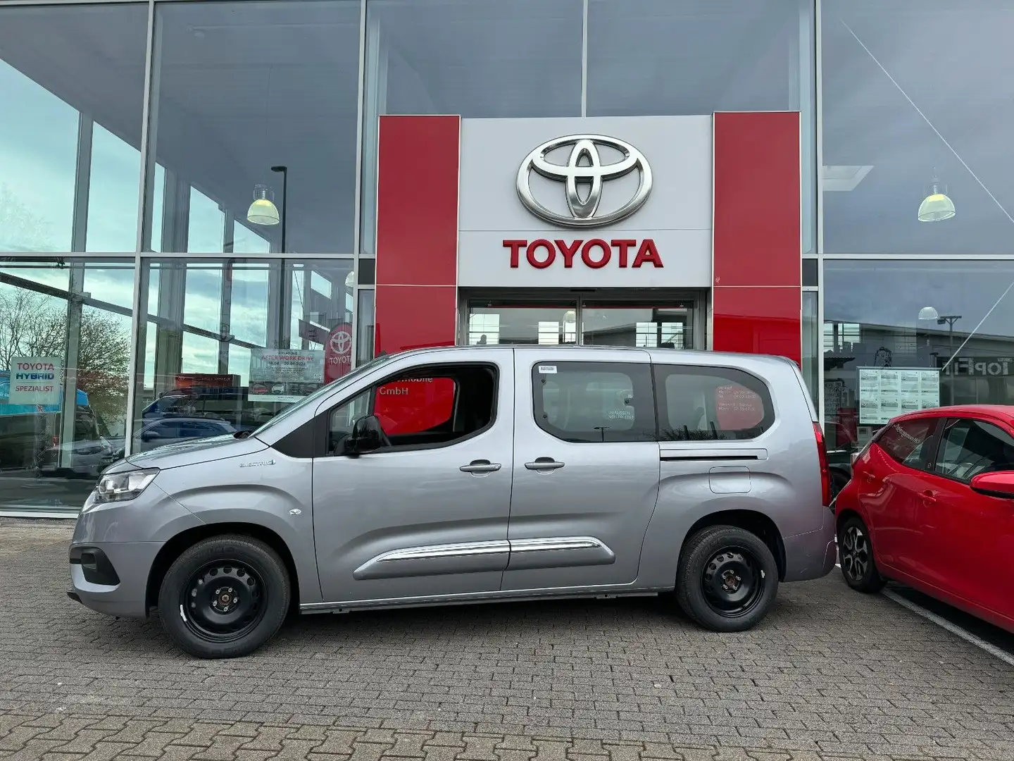 Toyota Proace City Verso L2 Electric Shuttle Argent - 2
