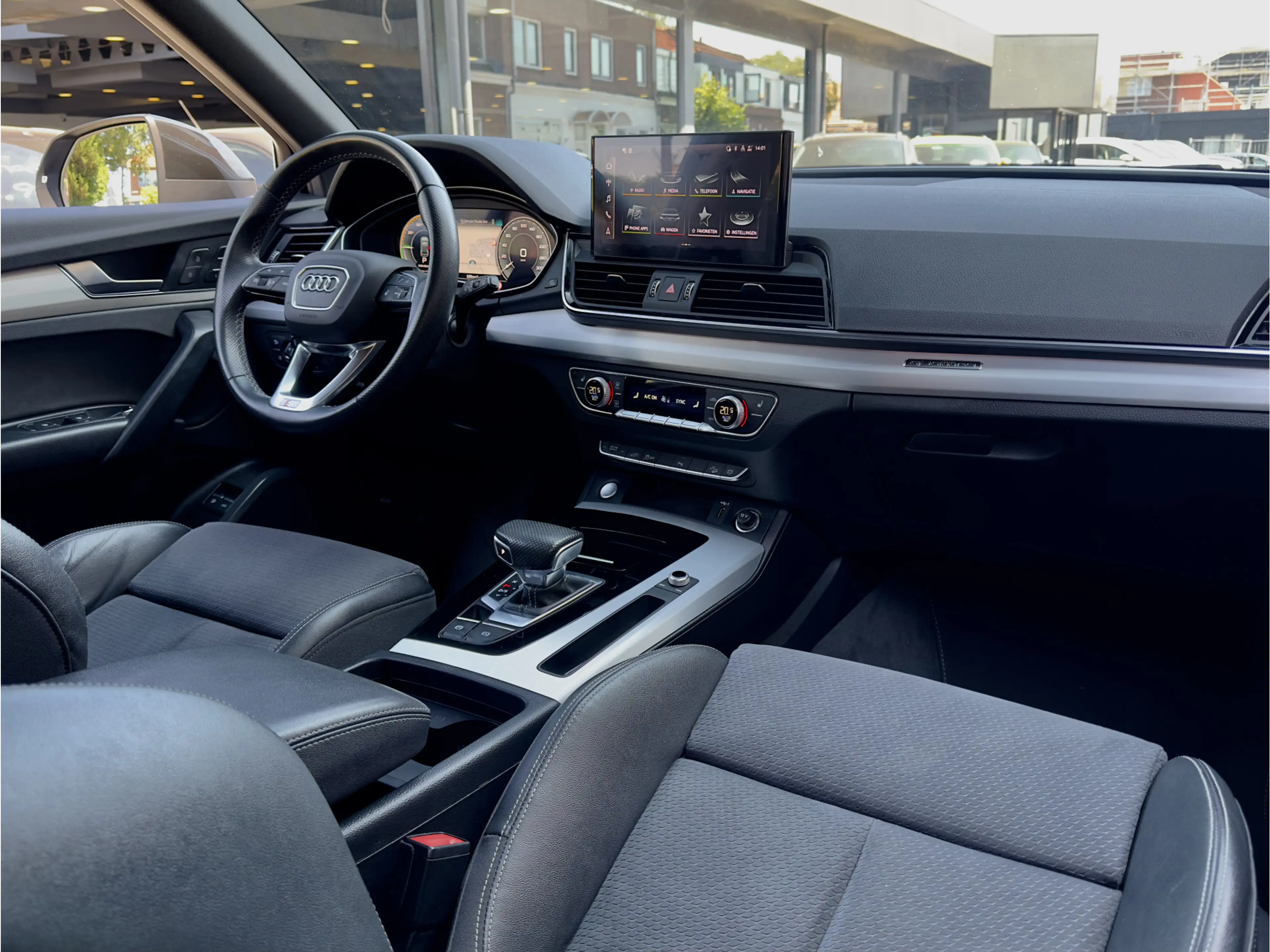 Audi Q5 55 TFSI e ZOMER ACTIE! BETAAL NU 50% 16450 DE REST — photo 2