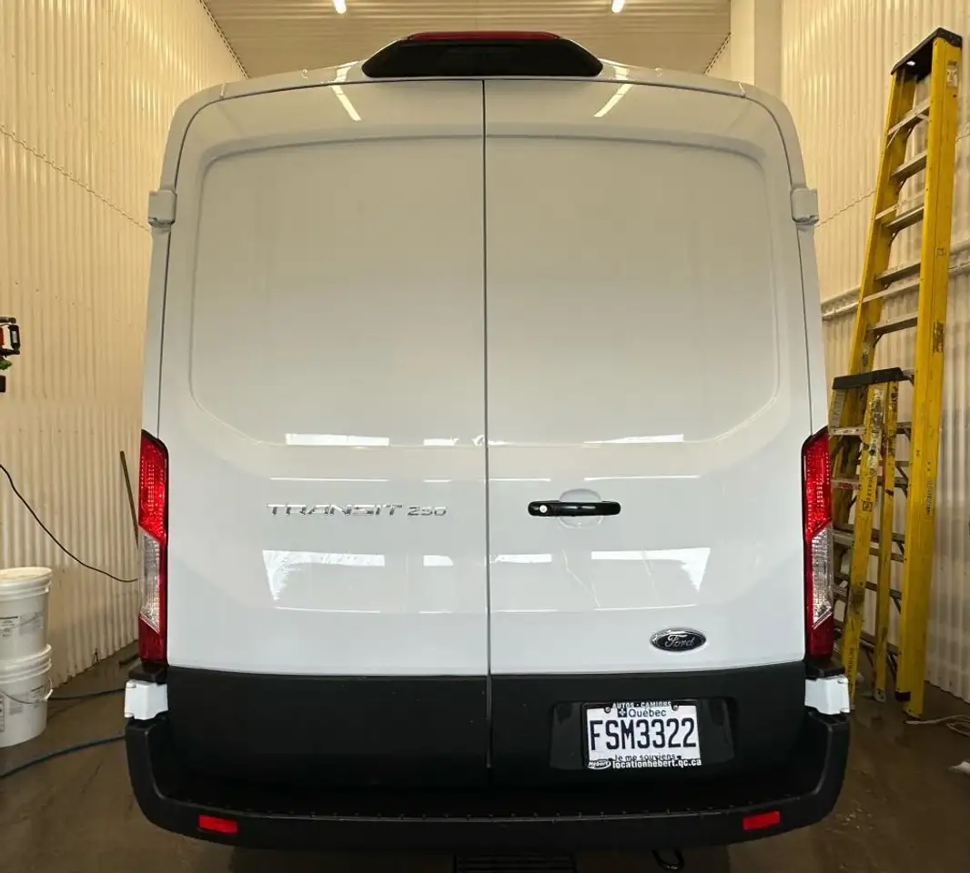 Ford Transit Cargo Van снимка Ford Transit Cargo Van