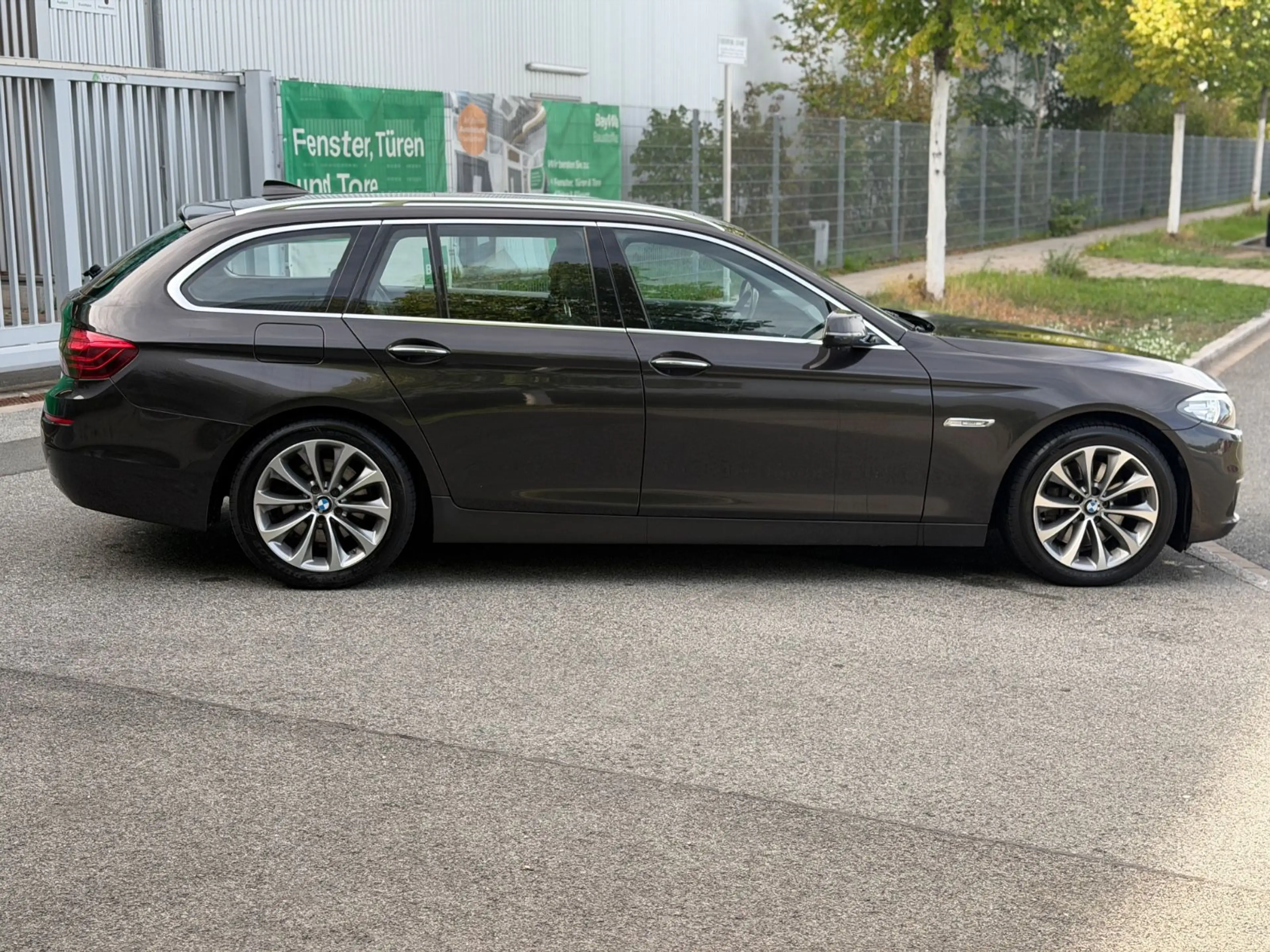 BMW 525 5 Touring 525 d*NAVI*SHZ*PDC*PANO* — photo 4