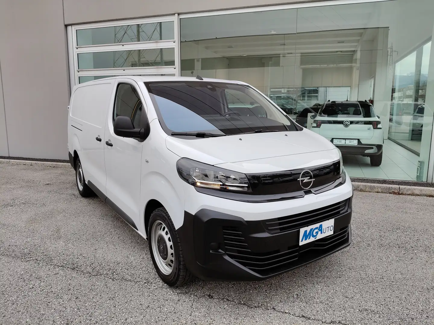 Opel Vivaro Vivaro 2.0 Diesel 145CV PL-SL-TN L Furgone 5.30 M Blanc - 1