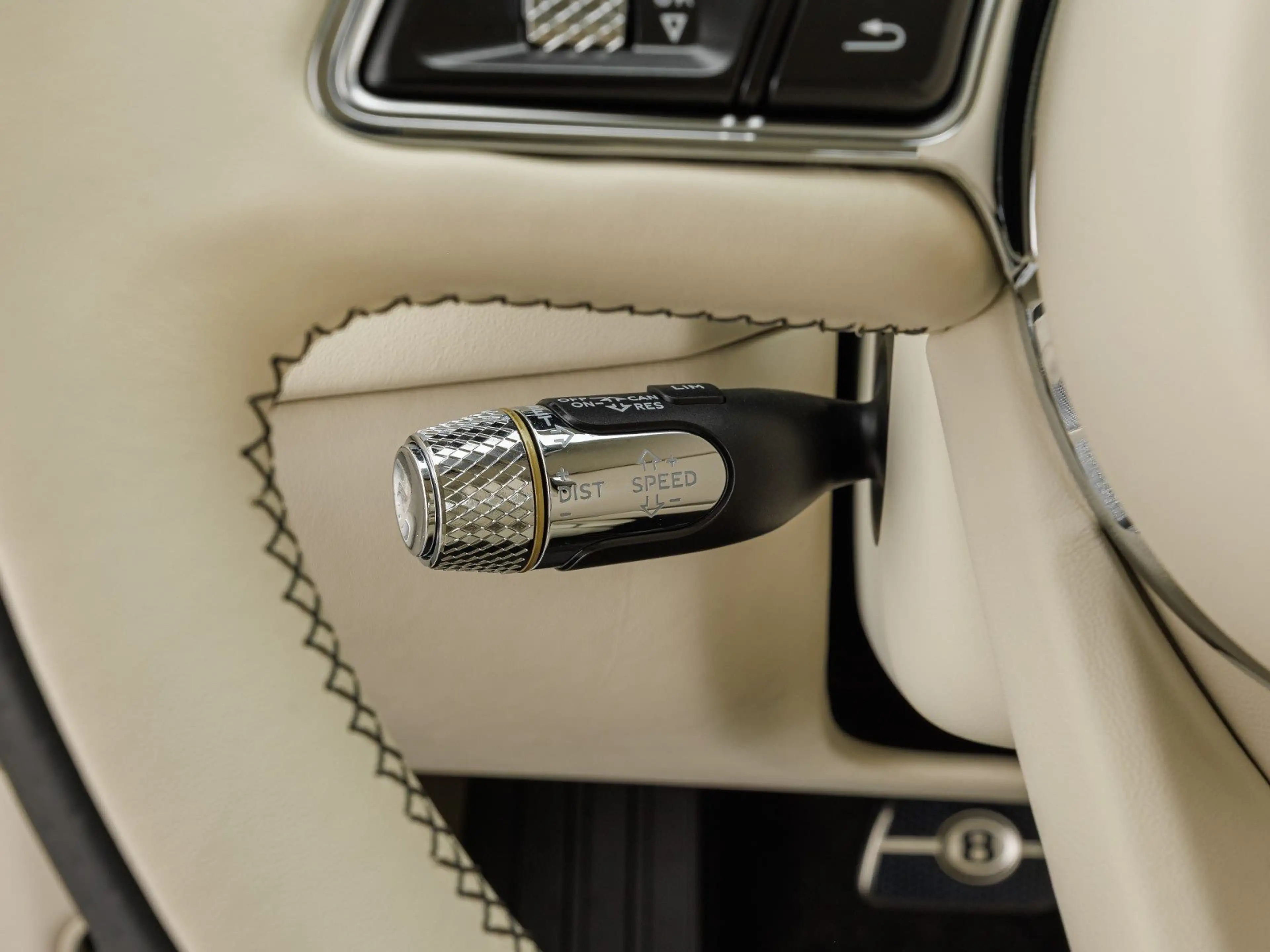 Bentley Flying Spur S V8 / First Edition — photo 14