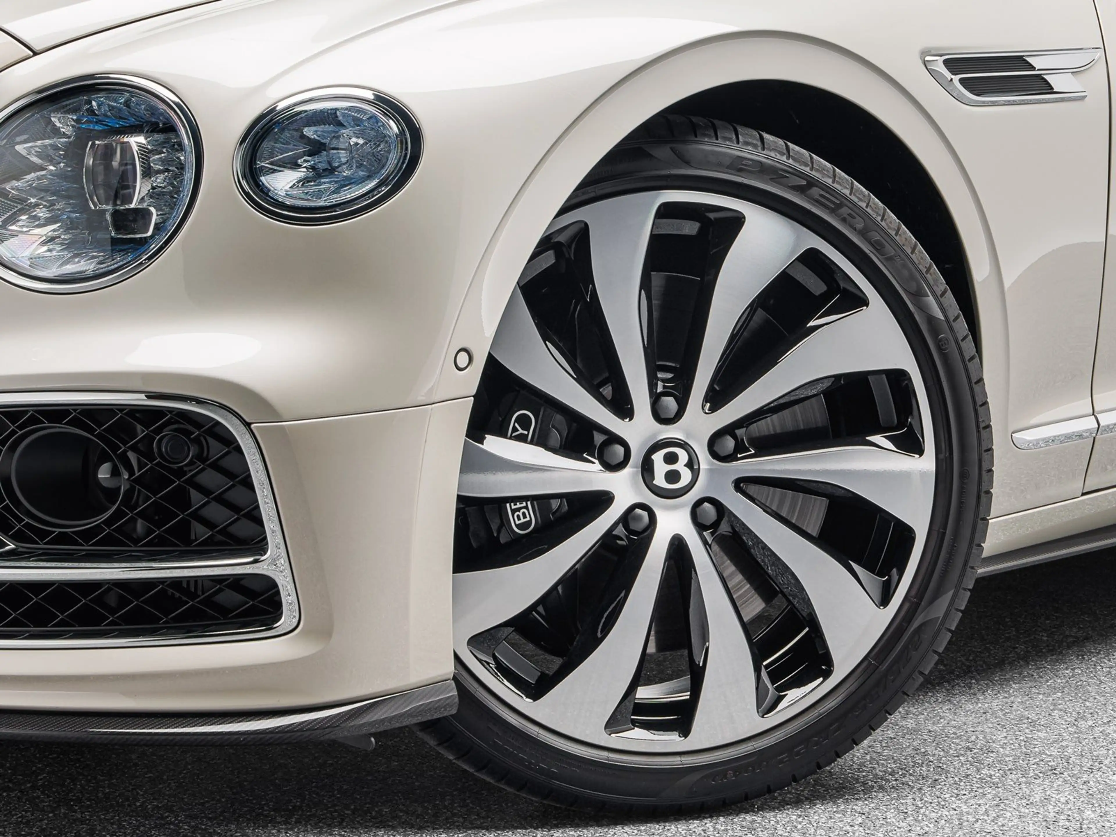 Bentley Flying Spur S V8 / First Edition — photo 8