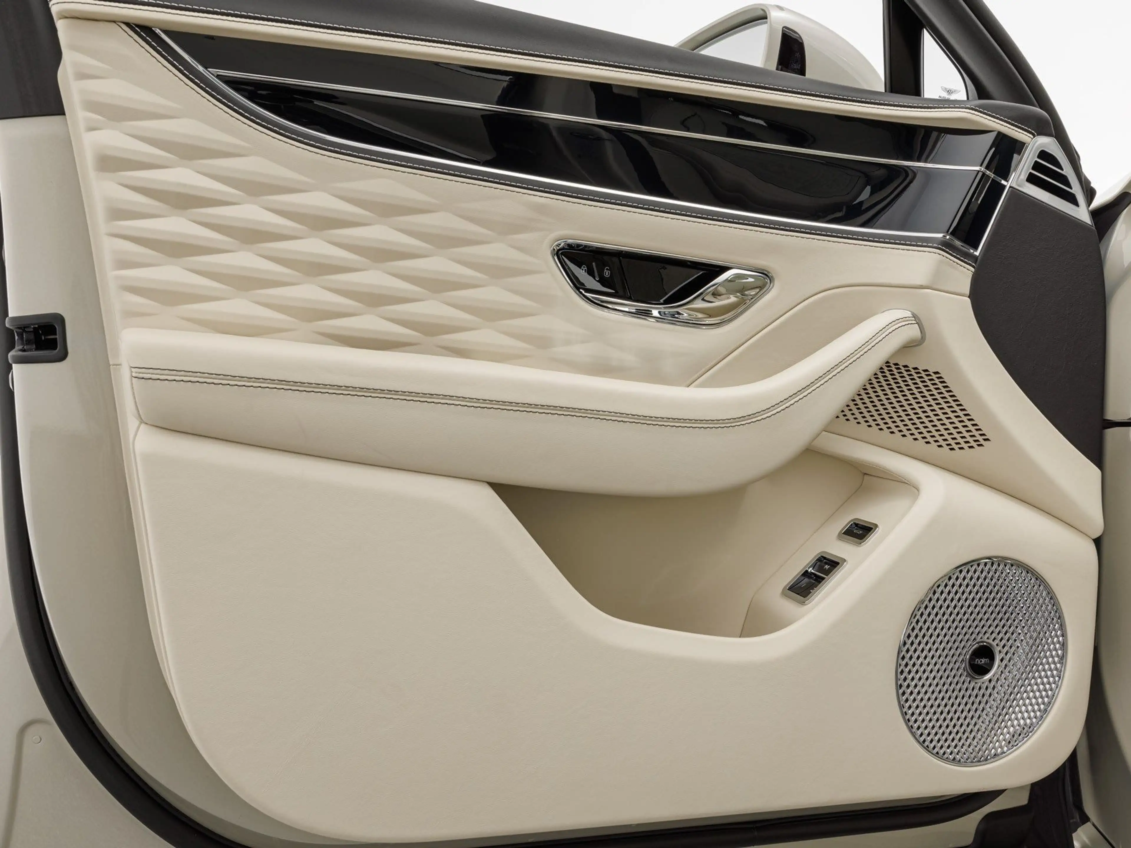 Bentley Flying Spur S V8 / First Edition — photo 10