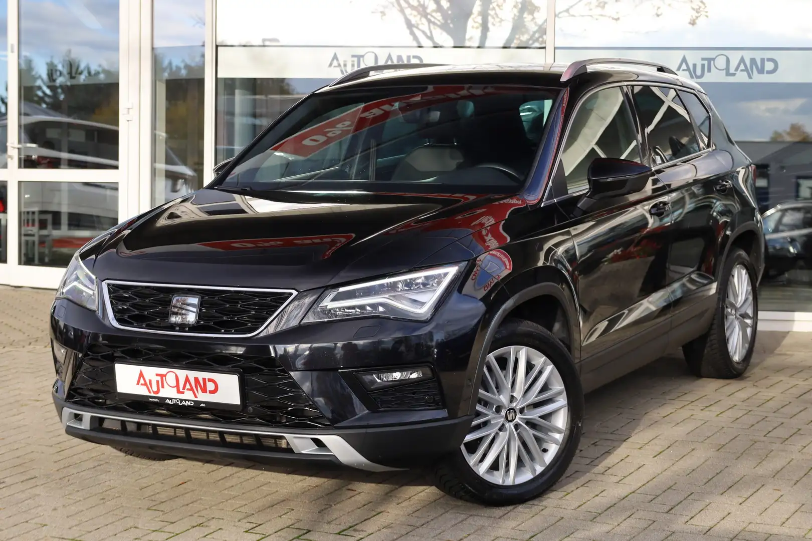 SEAT Ateca 2.0 TSI Xcellence 4Drive LED Navi ACC PDC Schwarz - 2