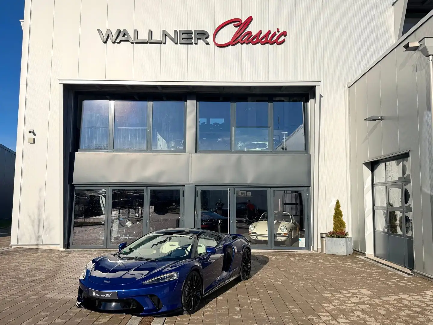McLaren GT Blau - 1