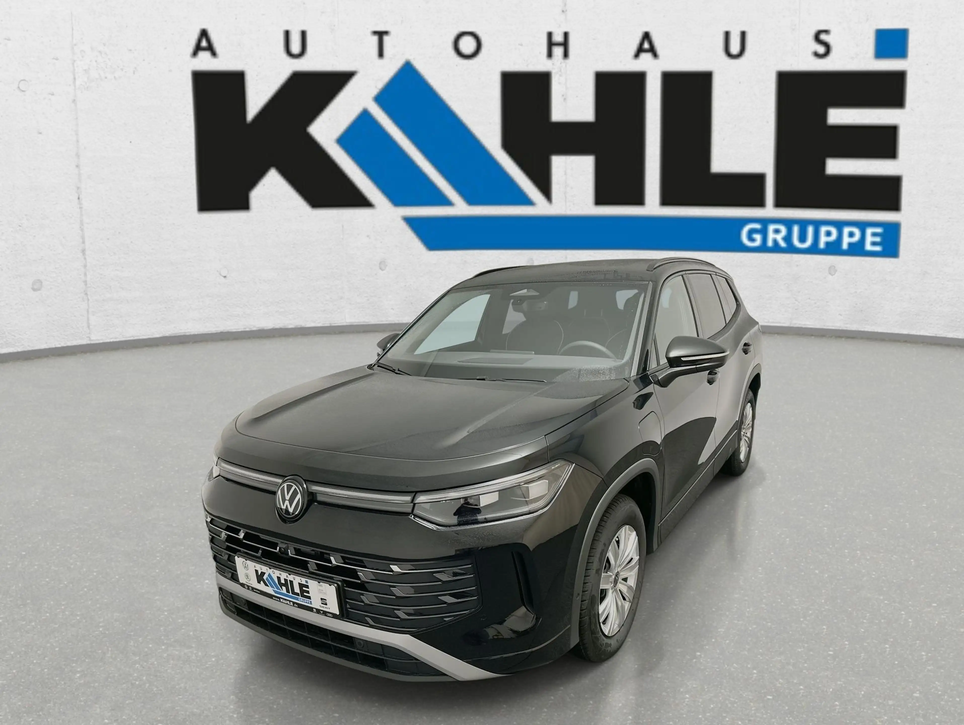 Volkswagen Tayron Elegance 1.5 l eHybrid CarPlay Pano ACC — photo 2