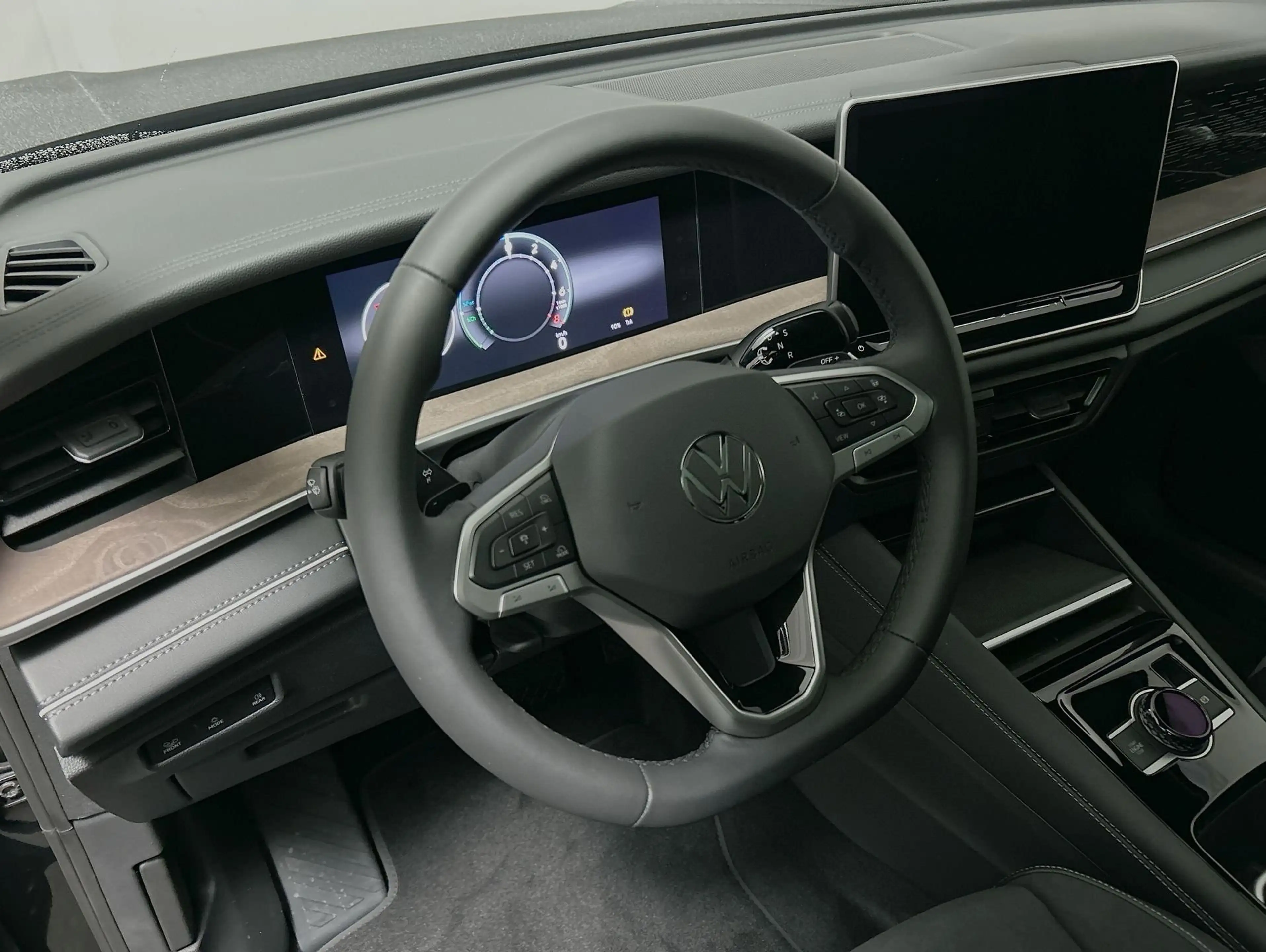 Volkswagen Tayron Elegance 1.5 l eHybrid CarPlay Pano ACC — photo 9