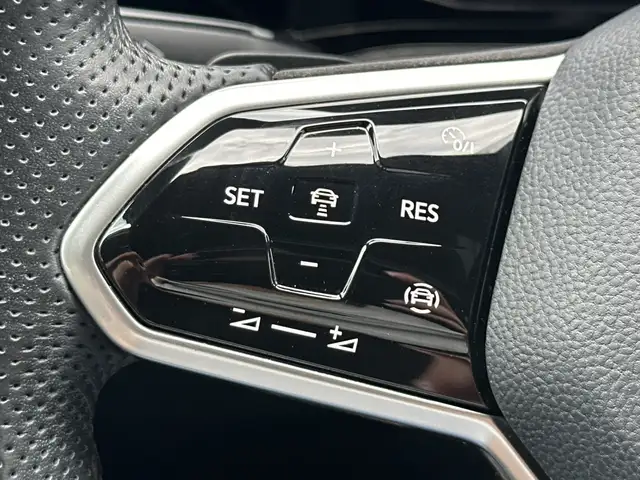 Volkswagen Golf view 12