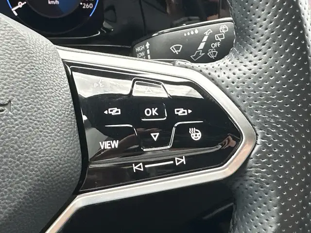 Volkswagen Golf view 13