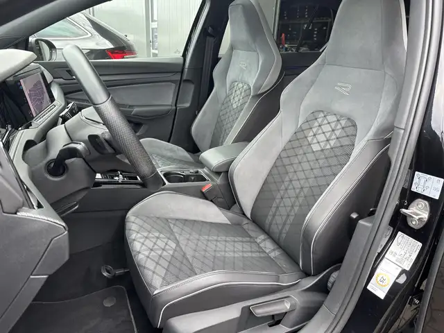 Volkswagen Golf view 8