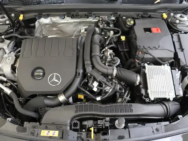 Mercedes-Benz CLA view 3