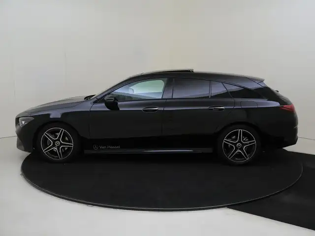 Mercedes-Benz CLA view 2