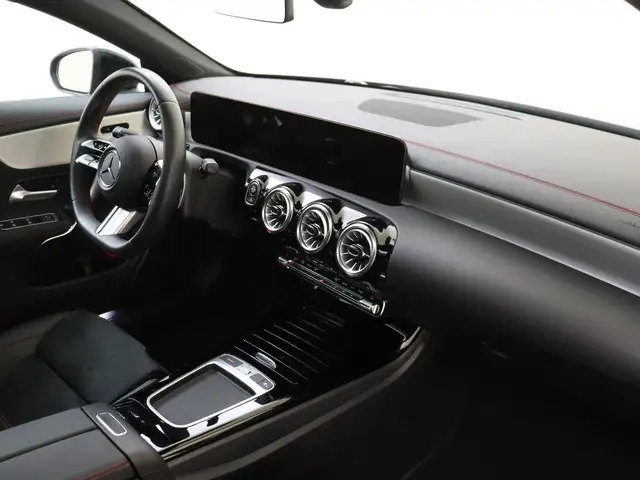 Mercedes-Benz CLA view 5
