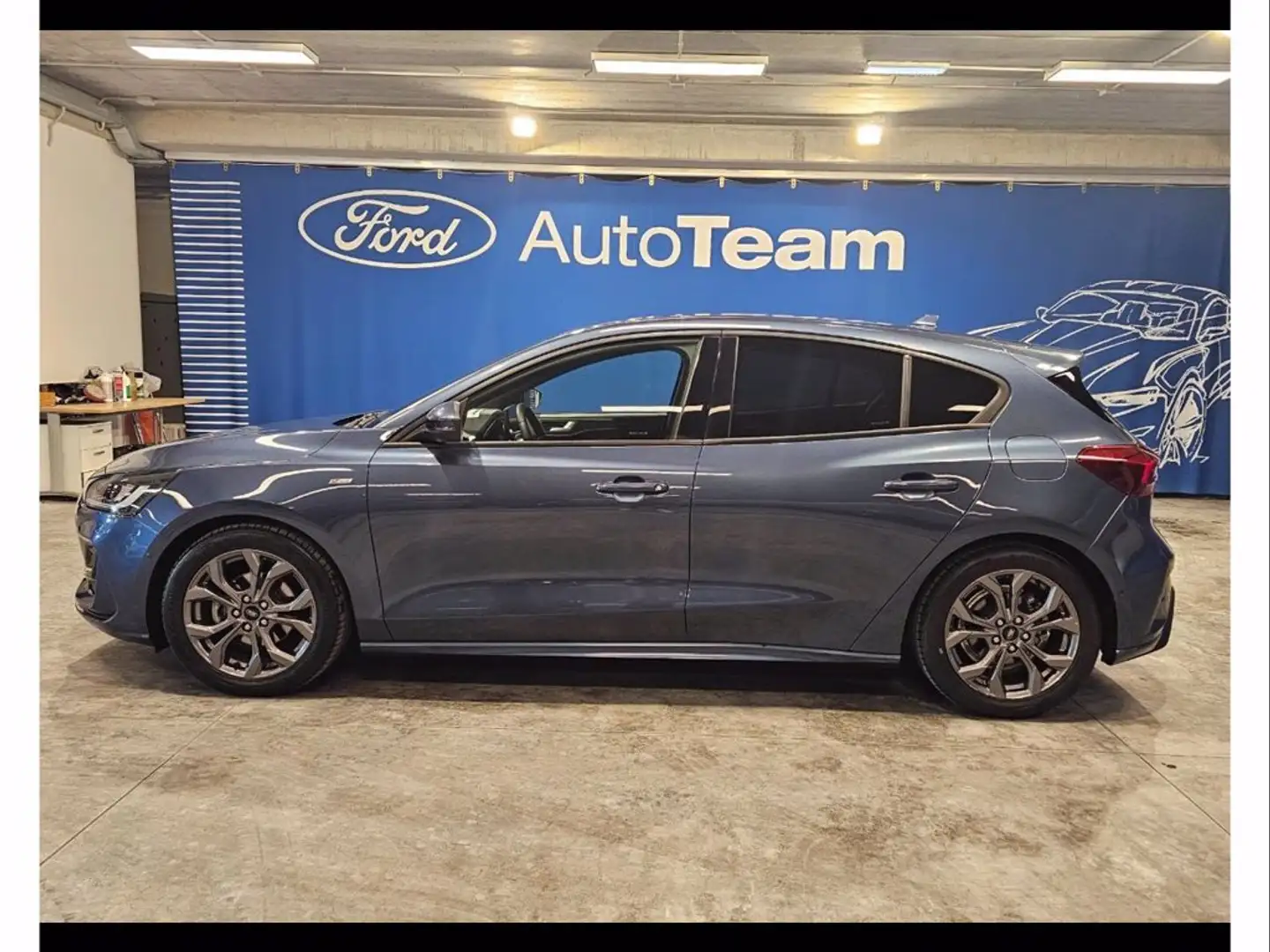 Ford Focus 1.5 ecoblue st-line x 120cv Blau - 2