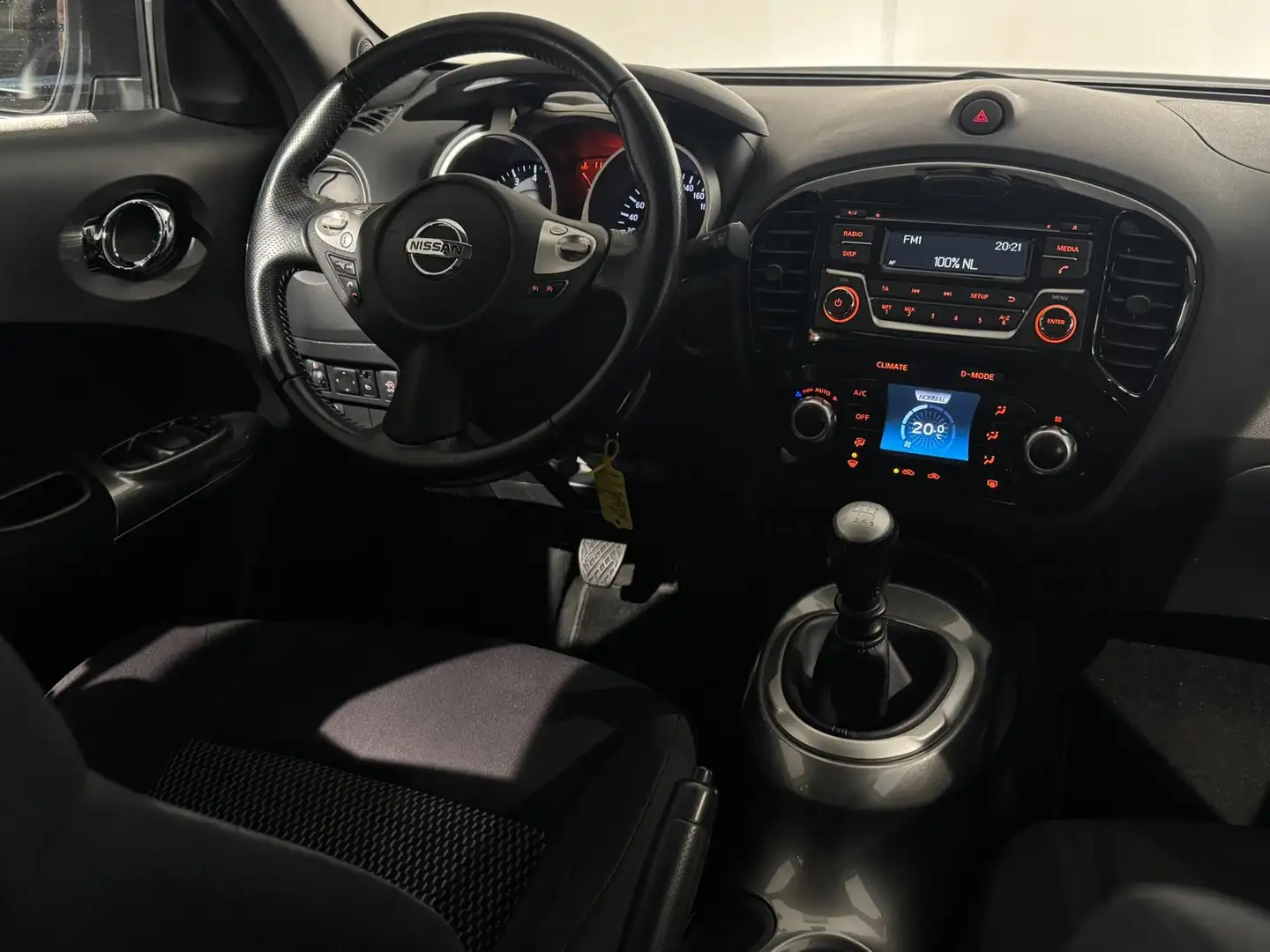 Nissan Juke 1.2 DIG-T S/S Acenta /Clima/Cruise/LED/LMV/Stoelve Gris - 2