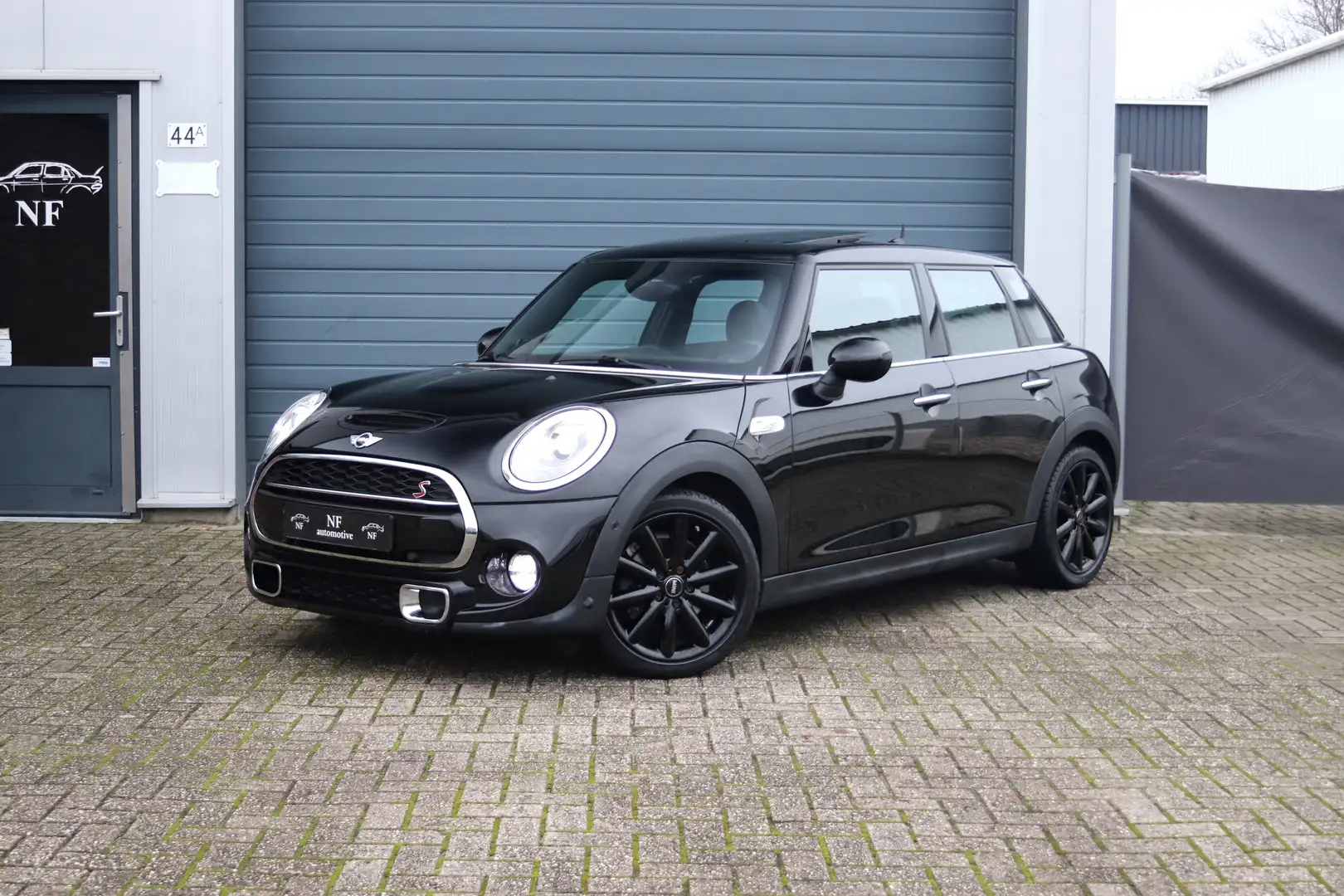 MINI Cooper S Cooper S F55 5Drs. - 1Eig- Pano Navi LED H&K Leder Zwart - 1