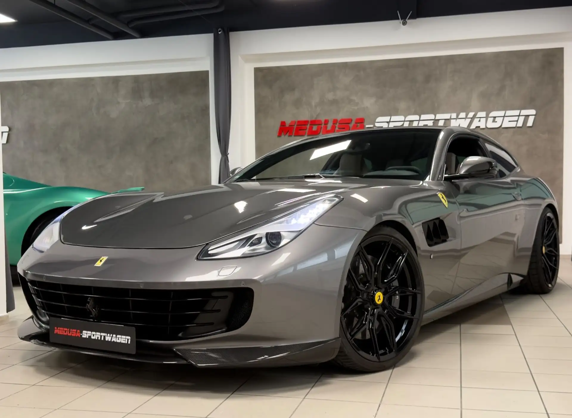 페라리 GTC4 루쏘 2016 회색 사진 1
