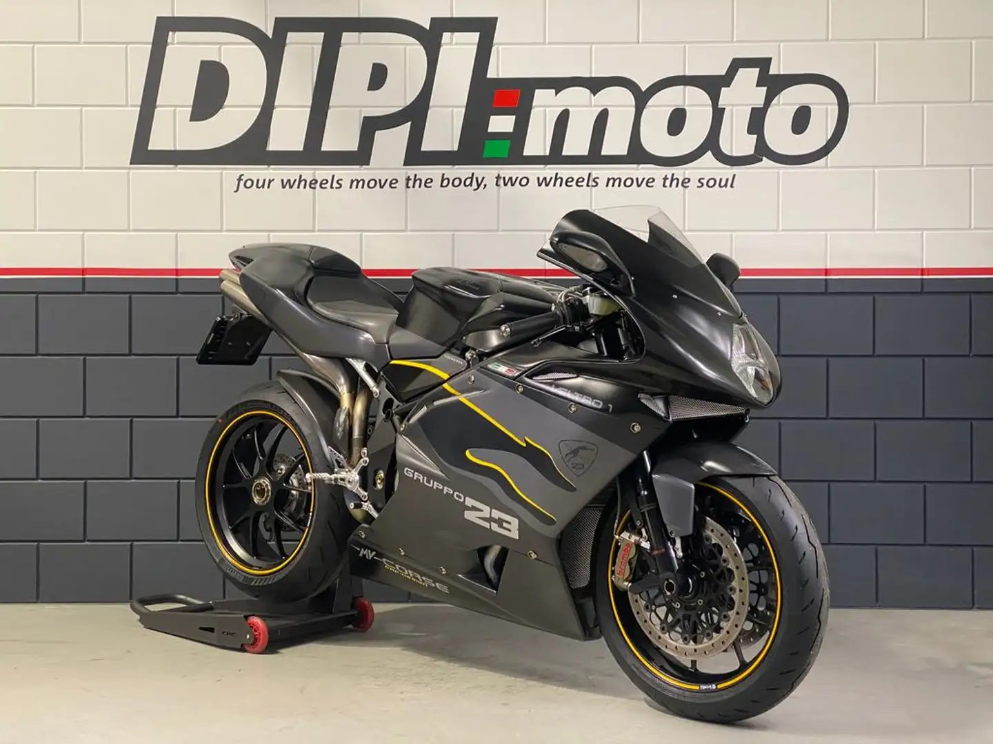 MV Agusta F4 1000 VELTRO STRADA - 1