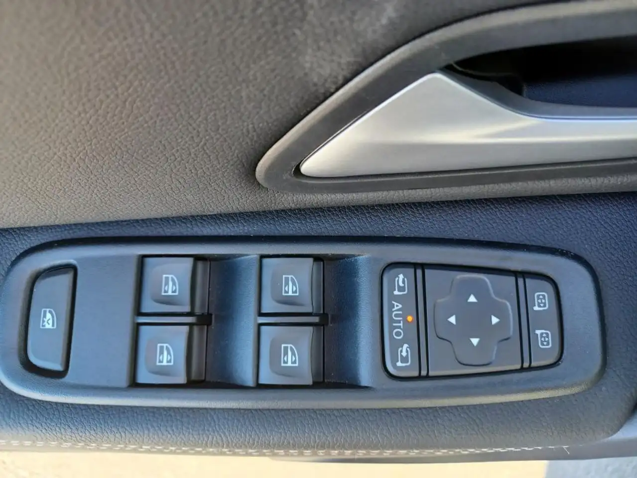 Dacia Duster — photo 14