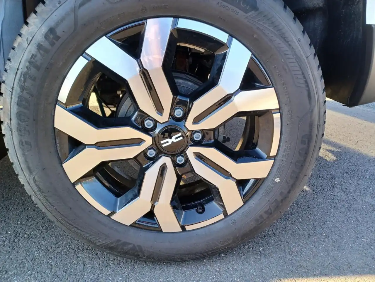Dacia Duster — photo 15