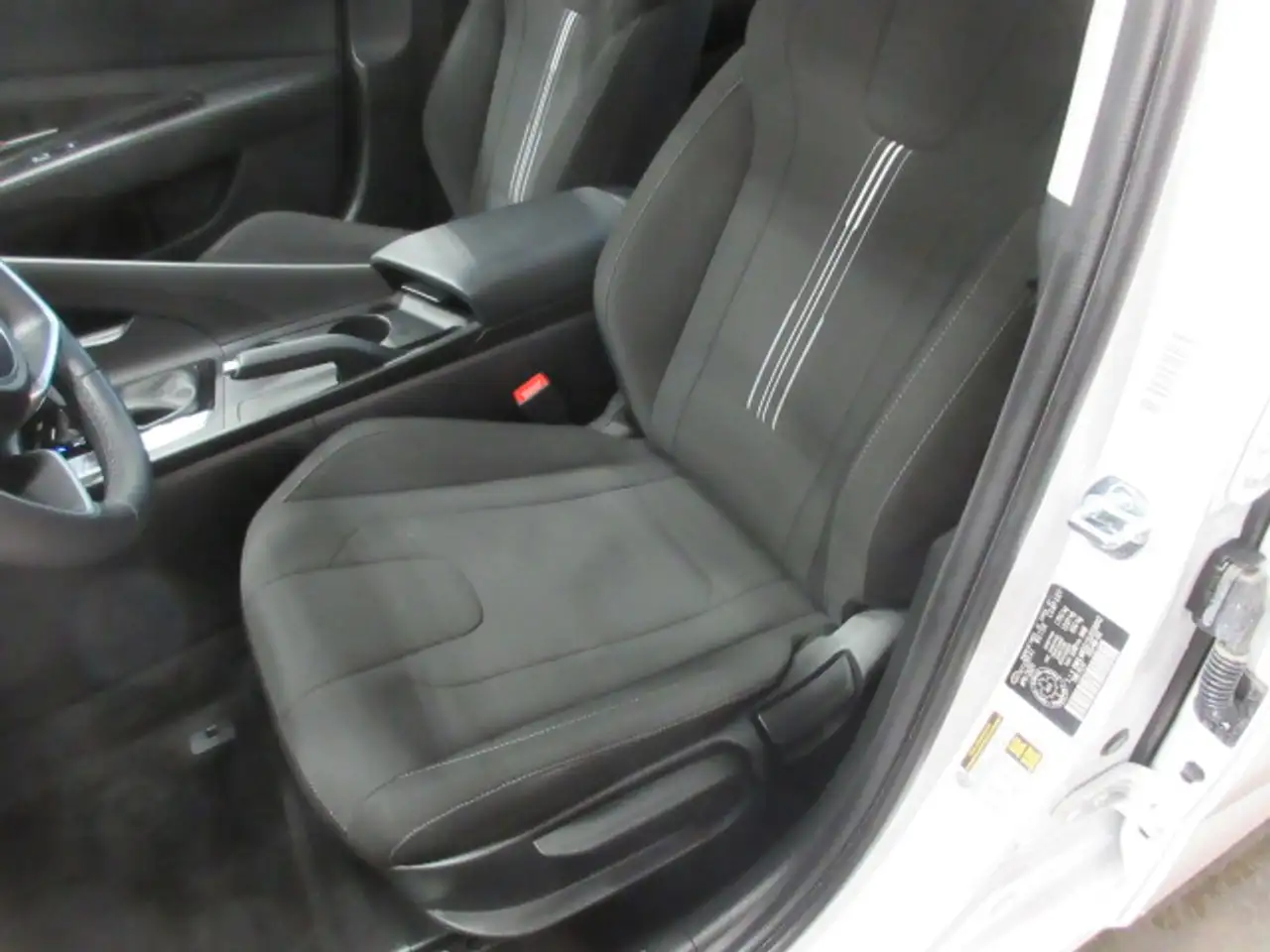 Hyundai ELANTRA снимка Hyundai ELANTRA