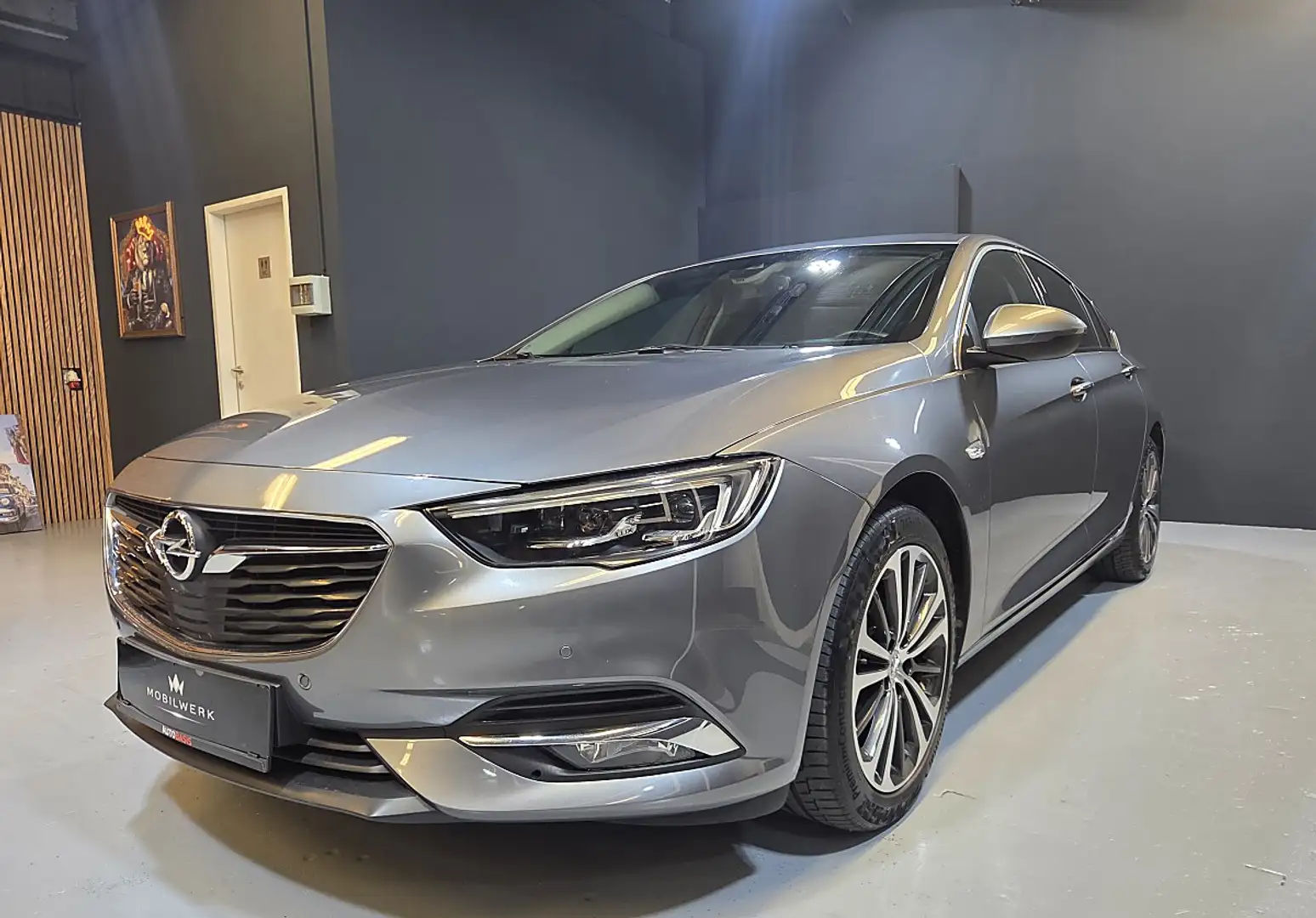 Opel Insignia ST 1,5 Turbo Direct Injection Edition St./St. Aut. Grau - 1