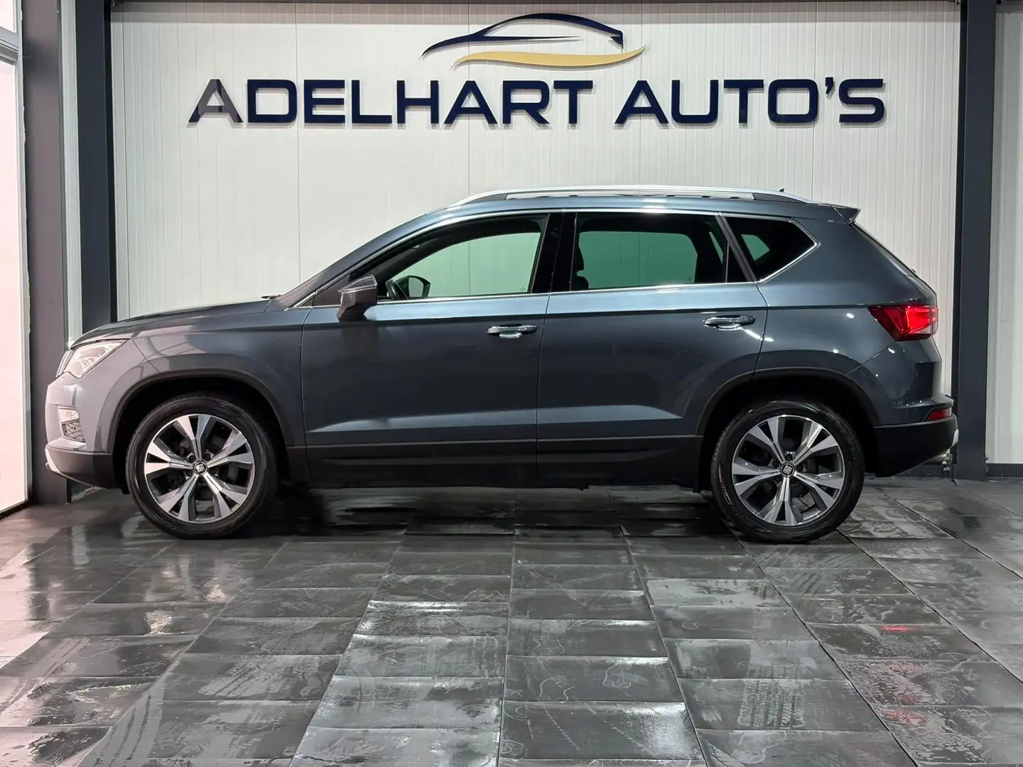 SEAT Ateca 2.0 TSI 190 PK 4DRIVE Xcellence DSG Automaat / Nav Grijs - 2