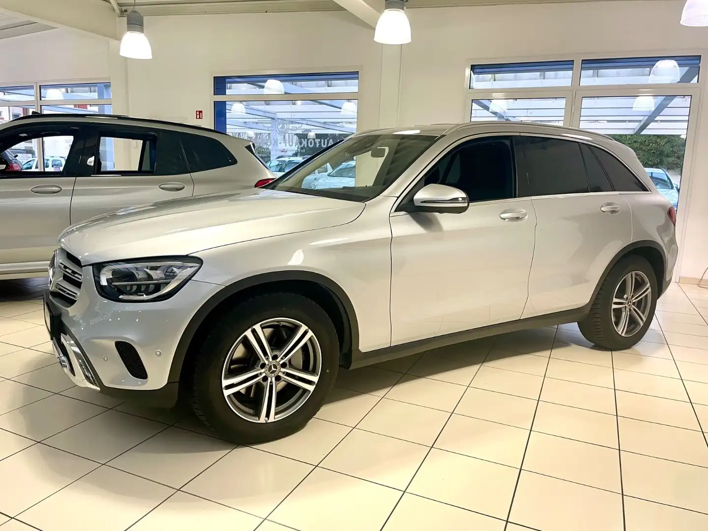 Mercedes-Benz GLC 200 4Matic Automatik/Klimaautomatik/Sitzheiz Silber - 1