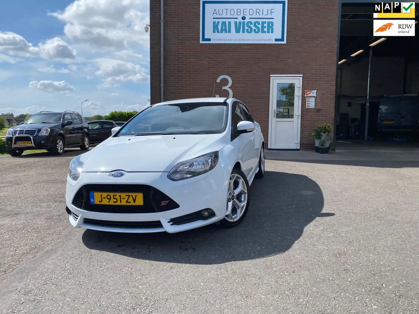Ford Focus 2.0 EcoBoost ST-2 / 250pk!! /stoelverwarming Wit - 1