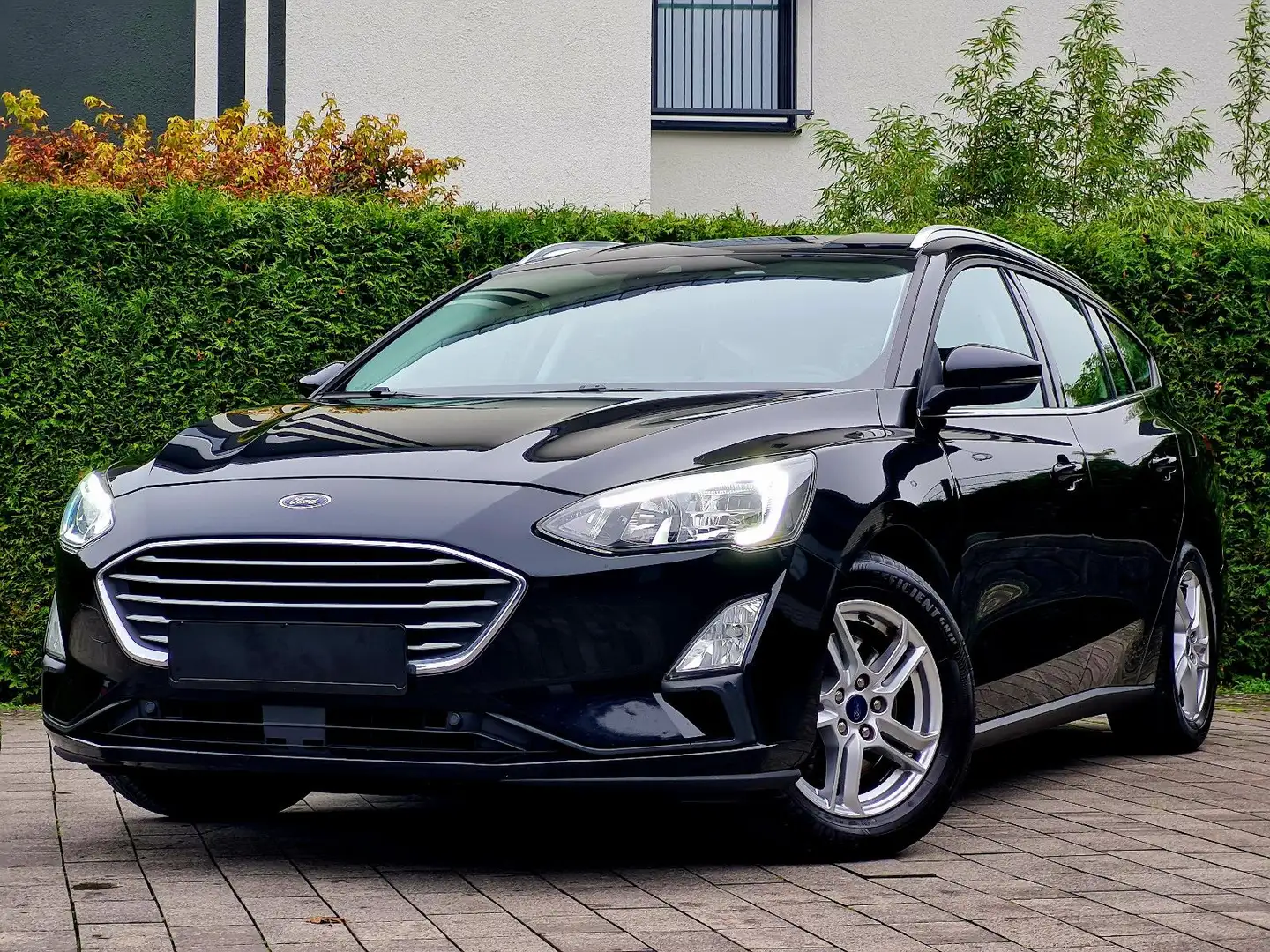 Ford Focus Turnier 1.5 TDCi (1. Hand, LED, Kamera) Schwarz - 1