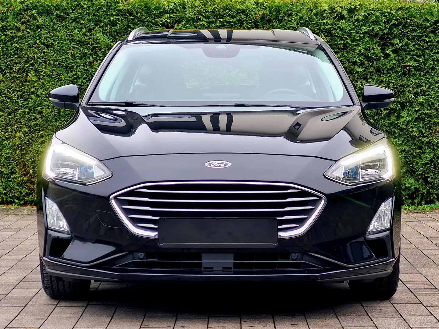 Ford Focus Turnier 1.5 TDCi (1. Hand, LED, Kamera) Schwarz - 2