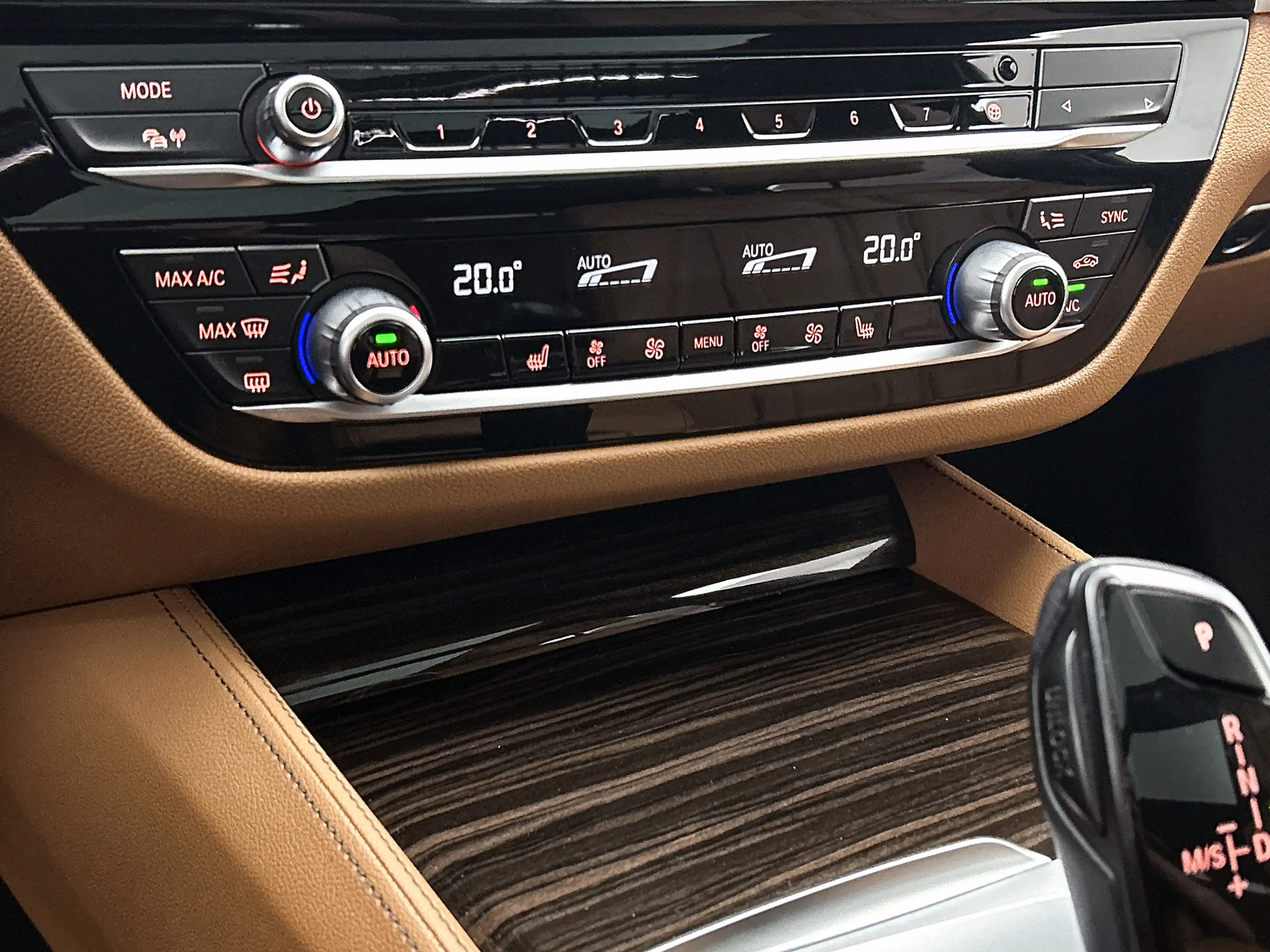 BMW 530 5-serie Touring 530e M-Sport / Anniversary / X-Dri — photo 33