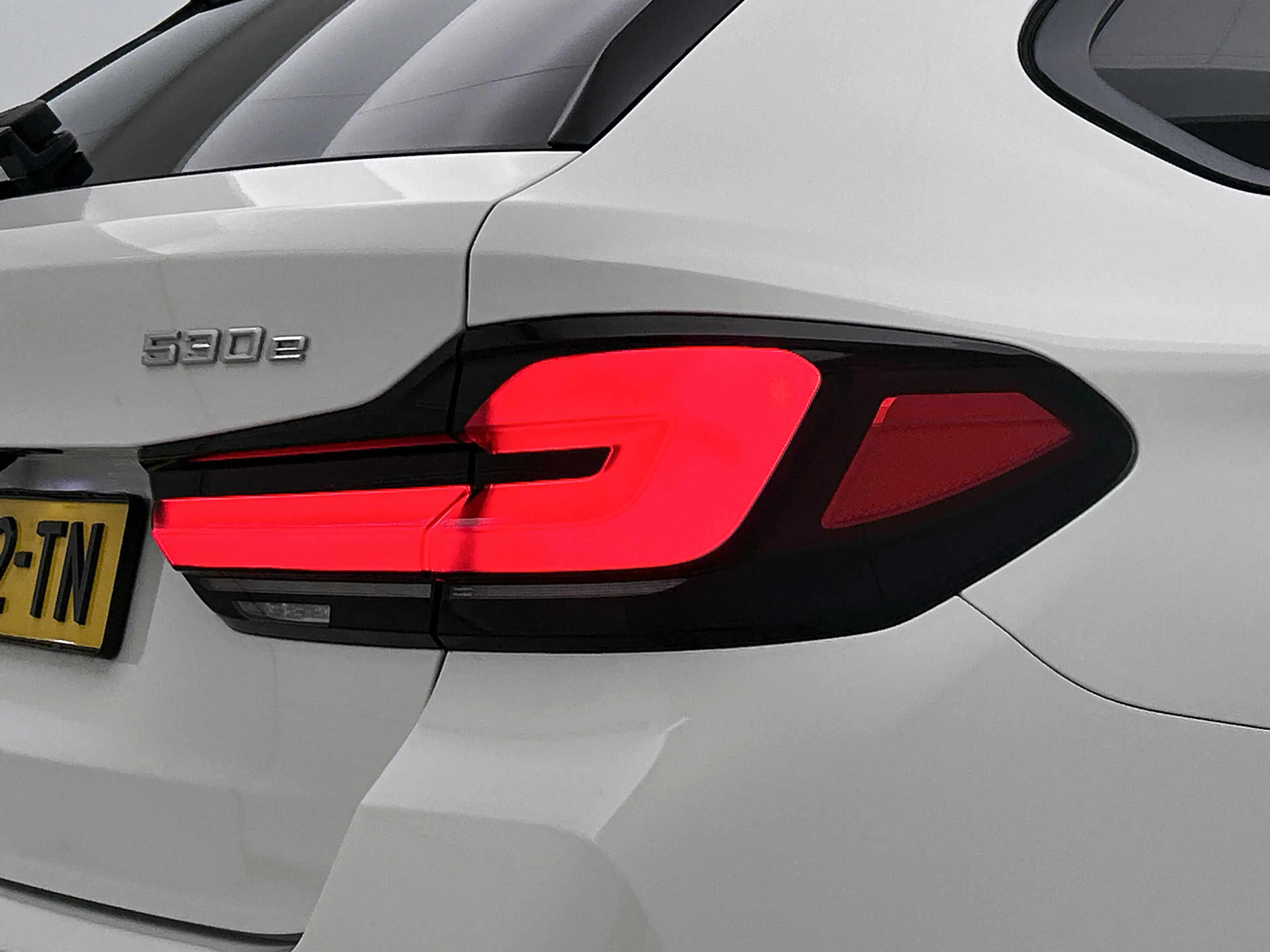 BMW 530 5-serie Touring 530e M-Sport / Anniversary / X-Dri — photo 38