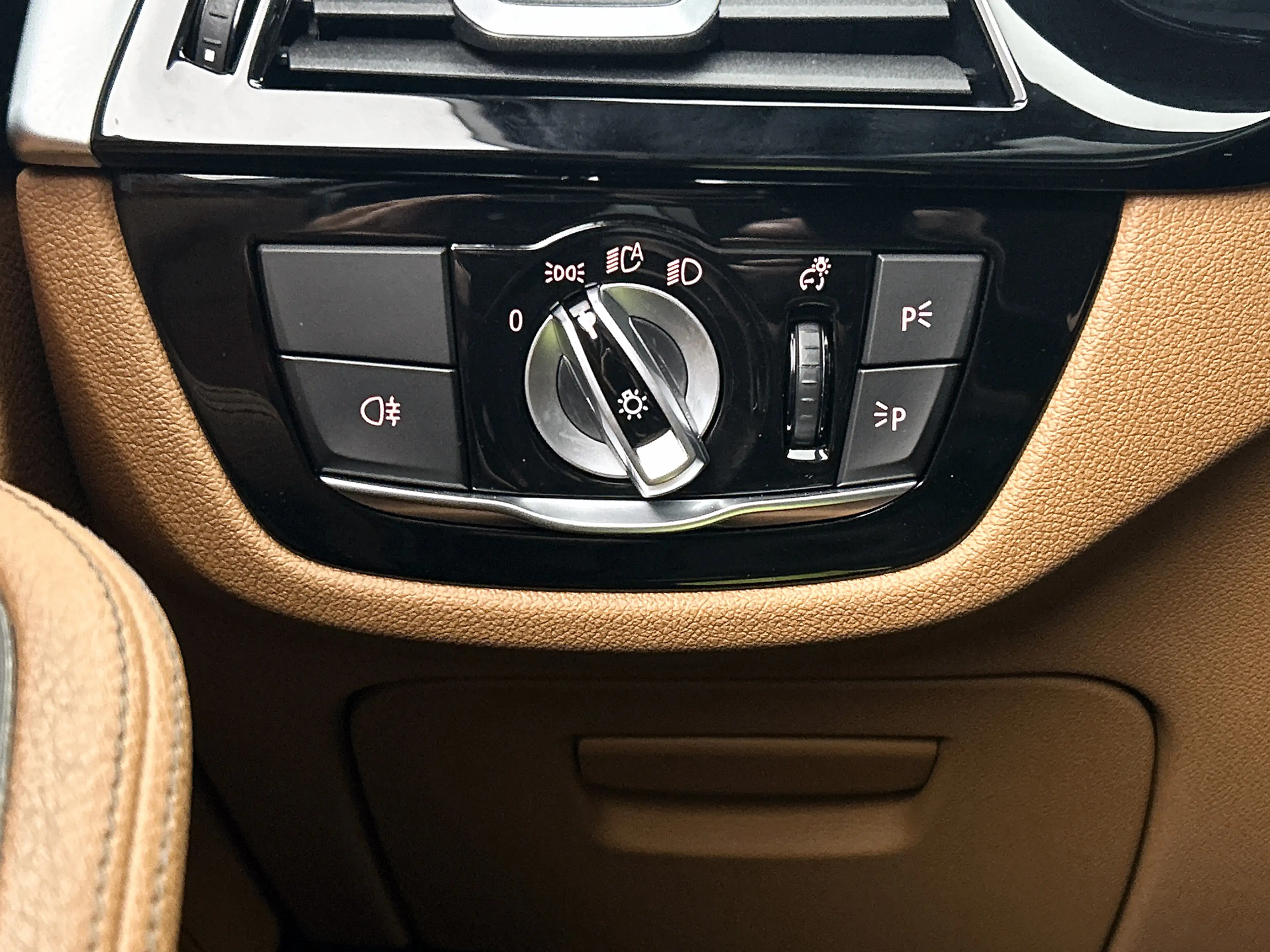 BMW 530 5-serie Touring 530e M-Sport / Anniversary / X-Dri — photo 36