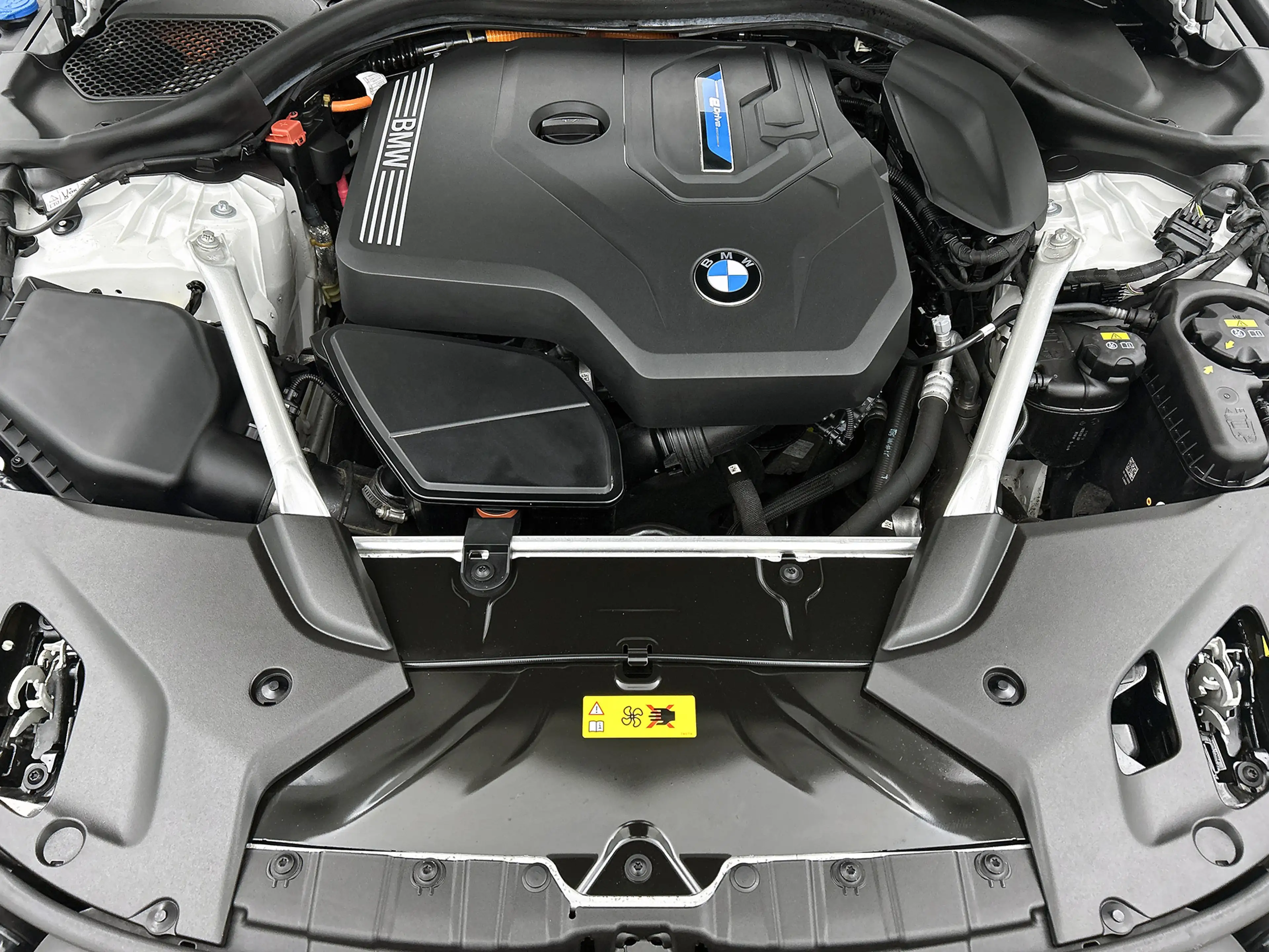 BMW 530 5-serie Touring 530e M-Sport / Anniversary / X-Dri — photo 42