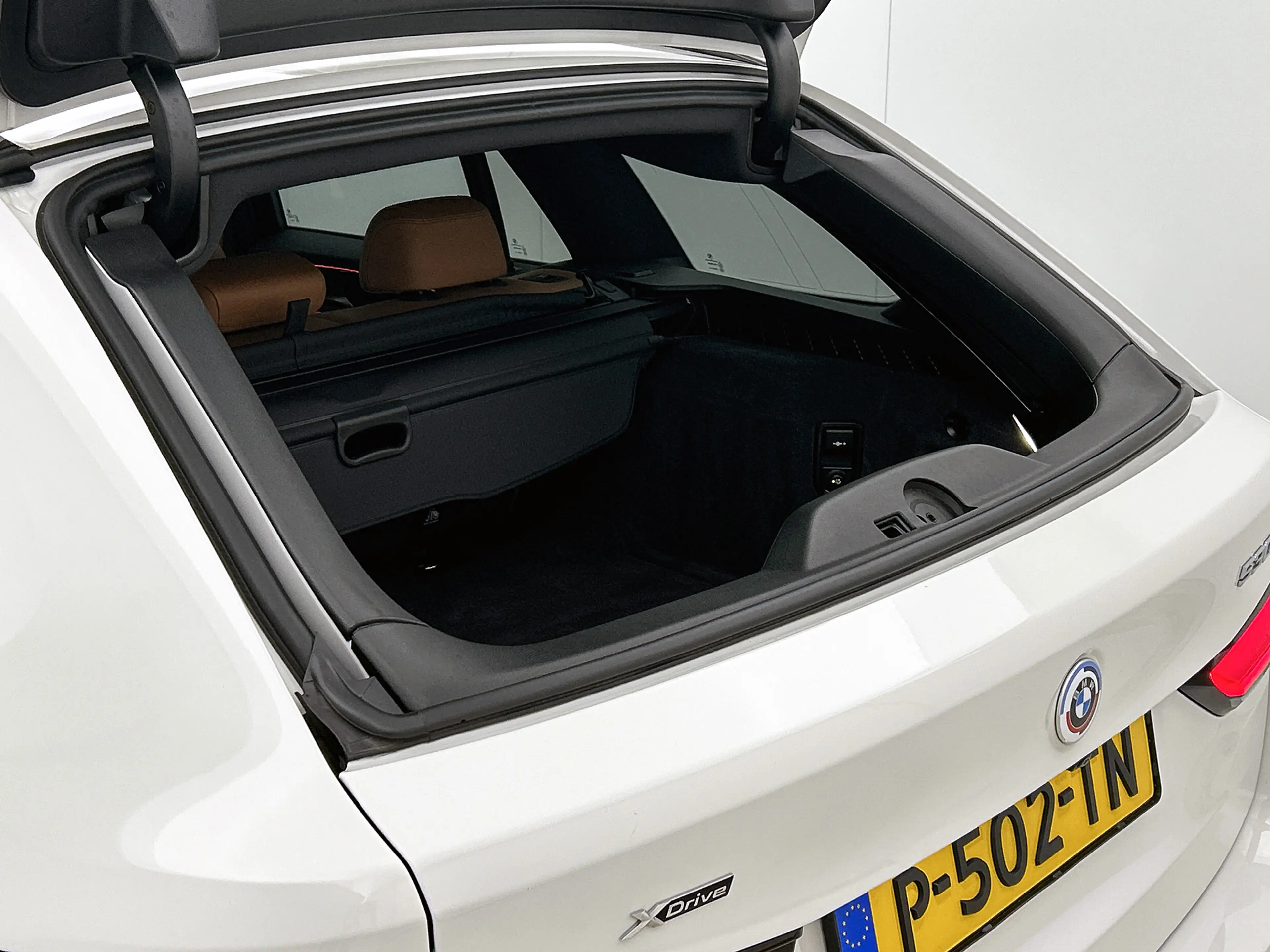 BMW 530 5-serie Touring 530e M-Sport / Anniversary / X-Dri — photo 24