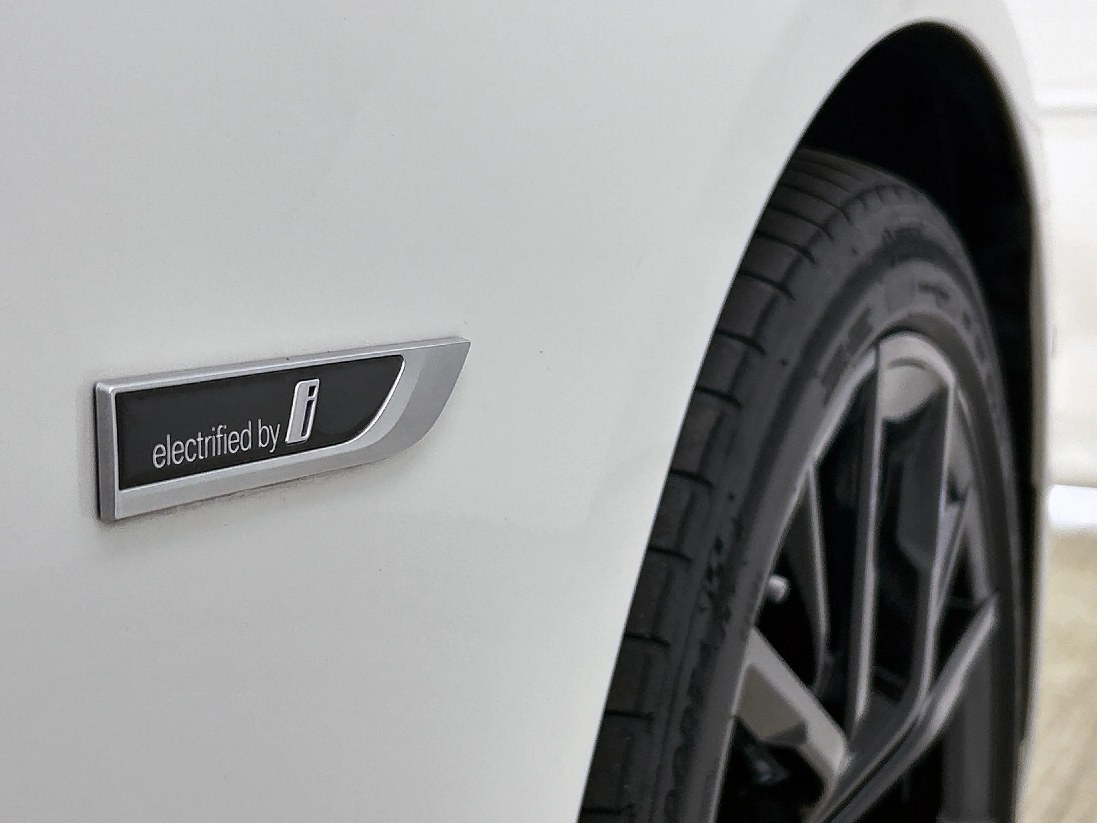 BMW 530 5-serie Touring 530e M-Sport / Anniversary / X-Dri — photo 14