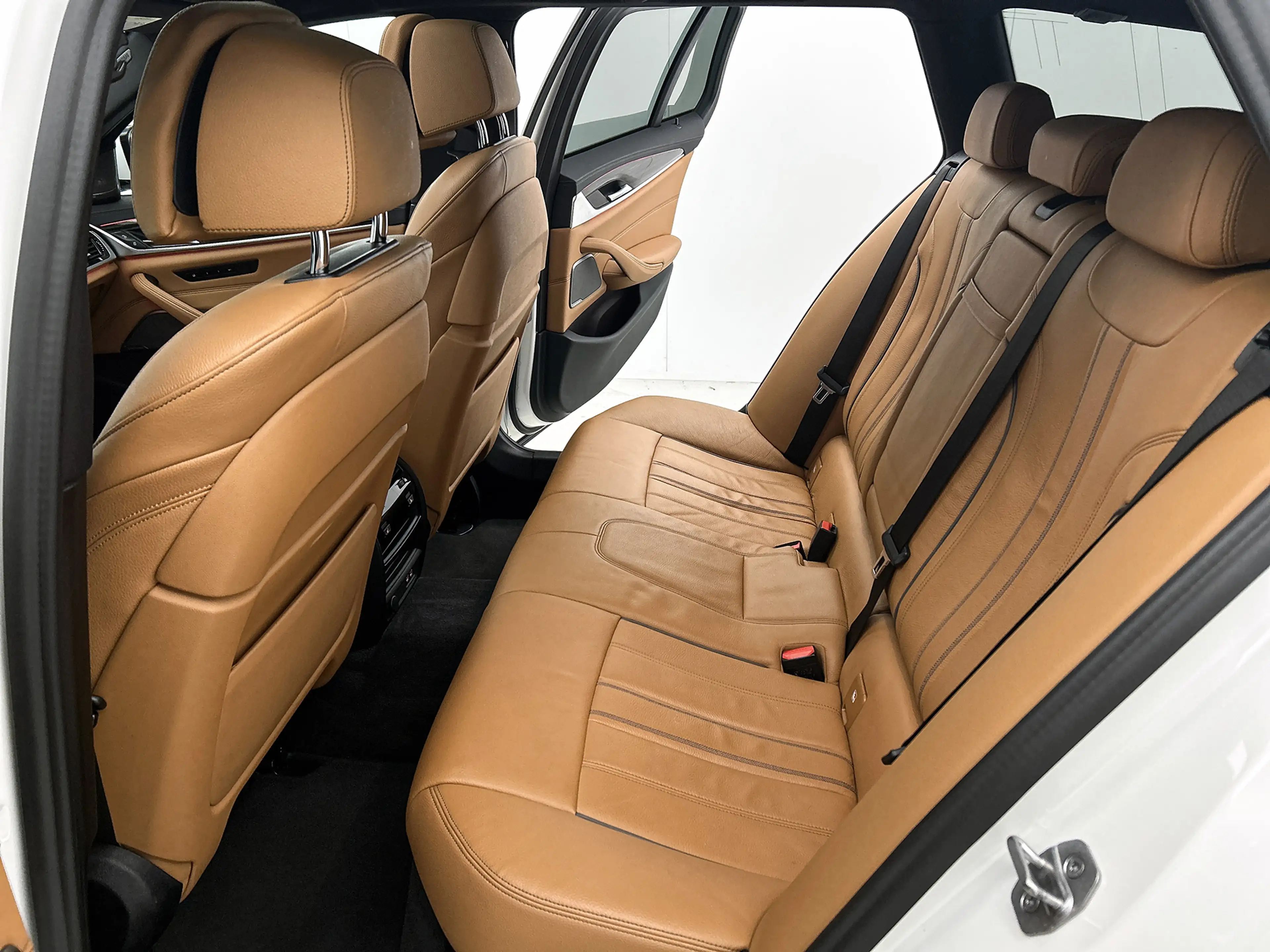 BMW 530 5-serie Touring 530e M-Sport / Anniversary / X-Dri — photo 6