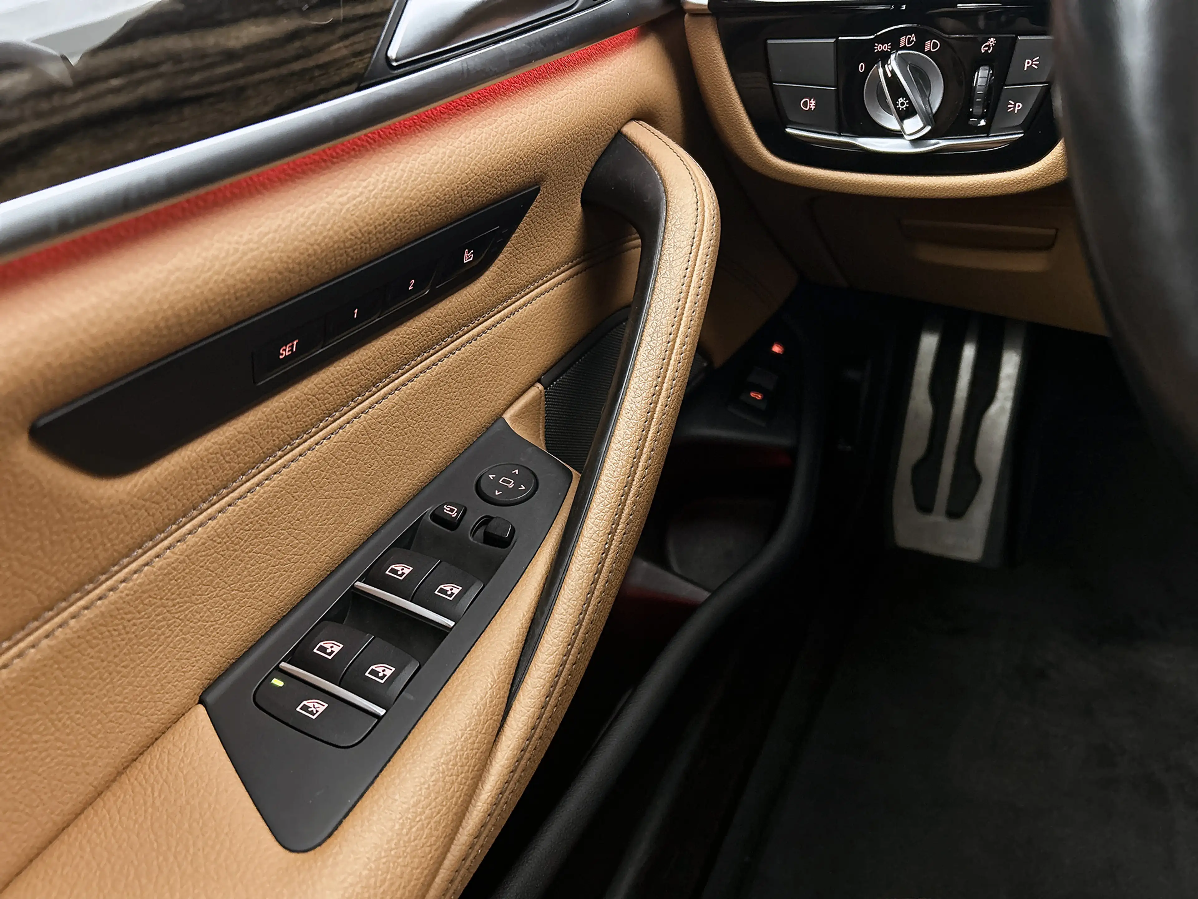 BMW 530 5-serie Touring 530e M-Sport / Anniversary / X-Dri — photo 45