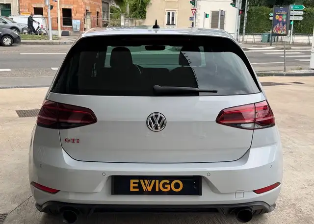 Volkswagen Golf view 4